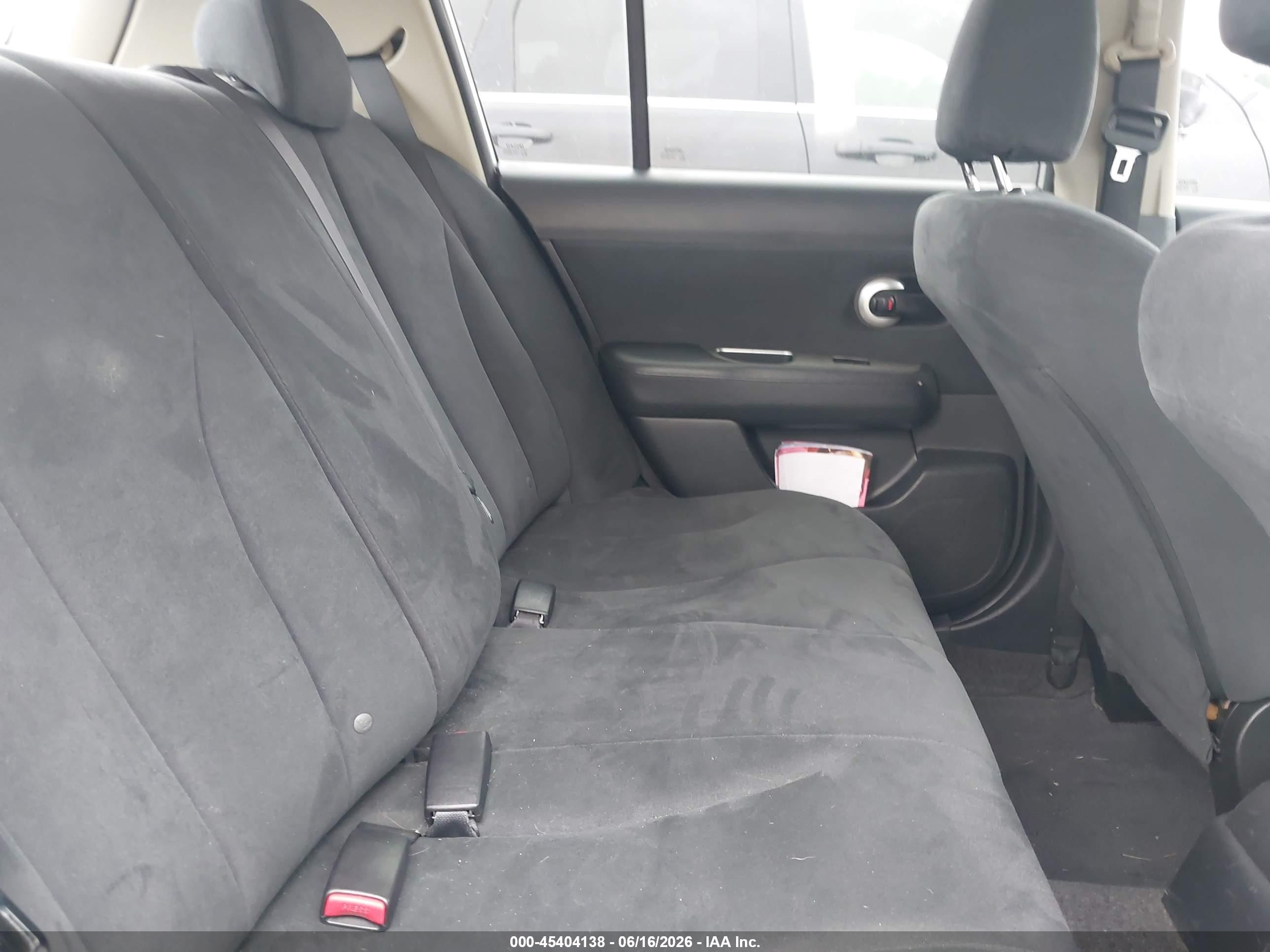 2009 Nissan Versa 1.8s Silver vin: 3N1BC13E99L480586