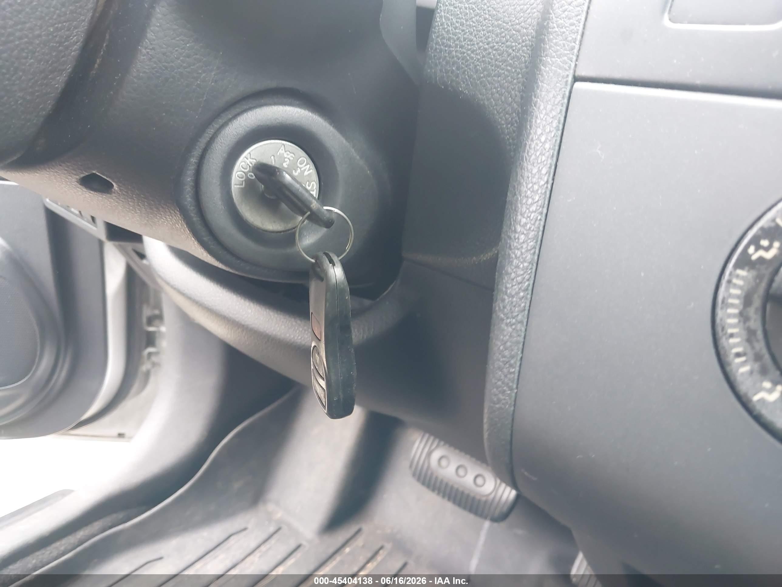 2009 Nissan Versa 1.8s Silver vin: 3N1BC13E99L480586