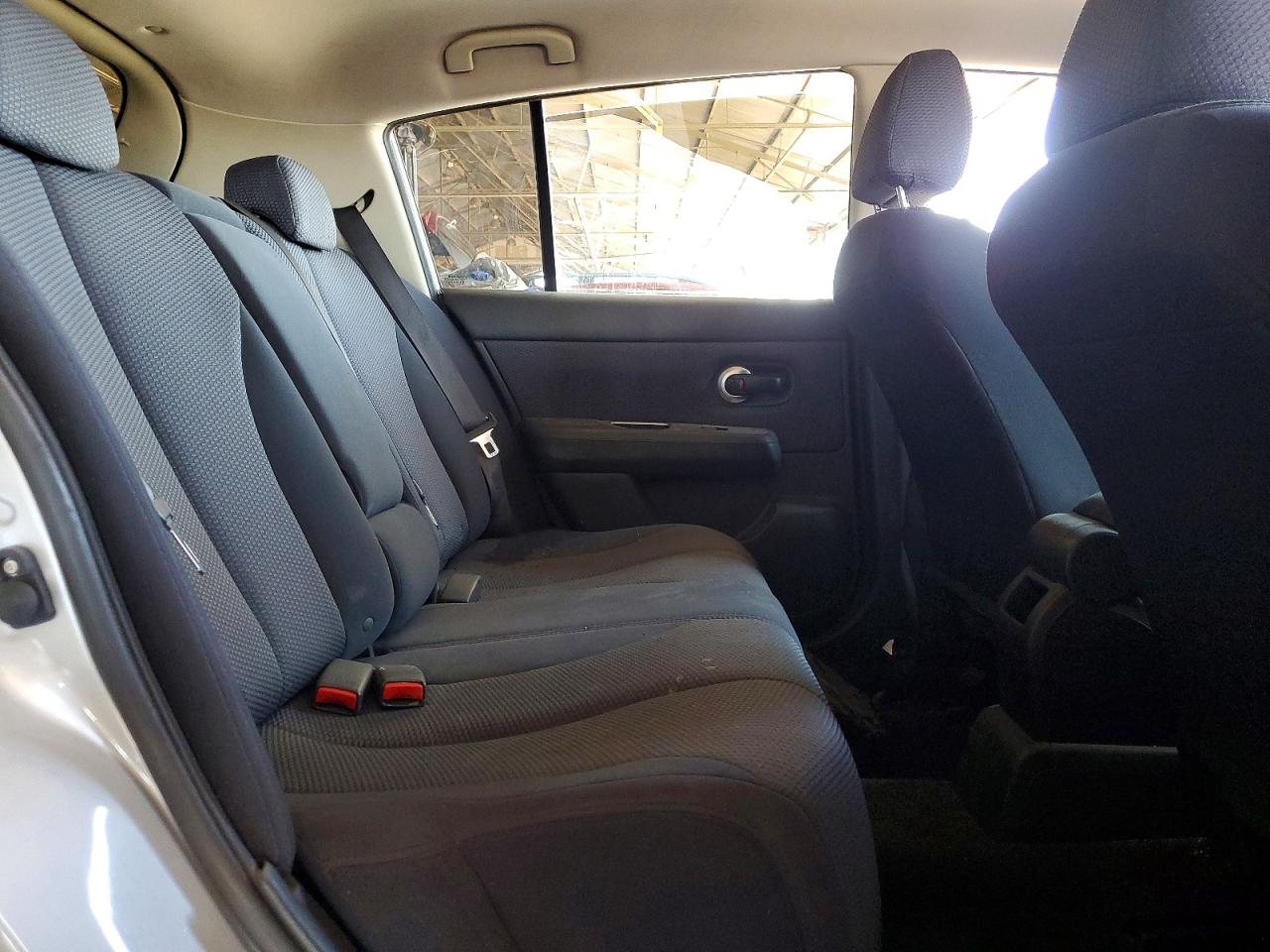 2007 Nissan Versa 1.8 S Silver vin: 3N1BC13EX7L358896