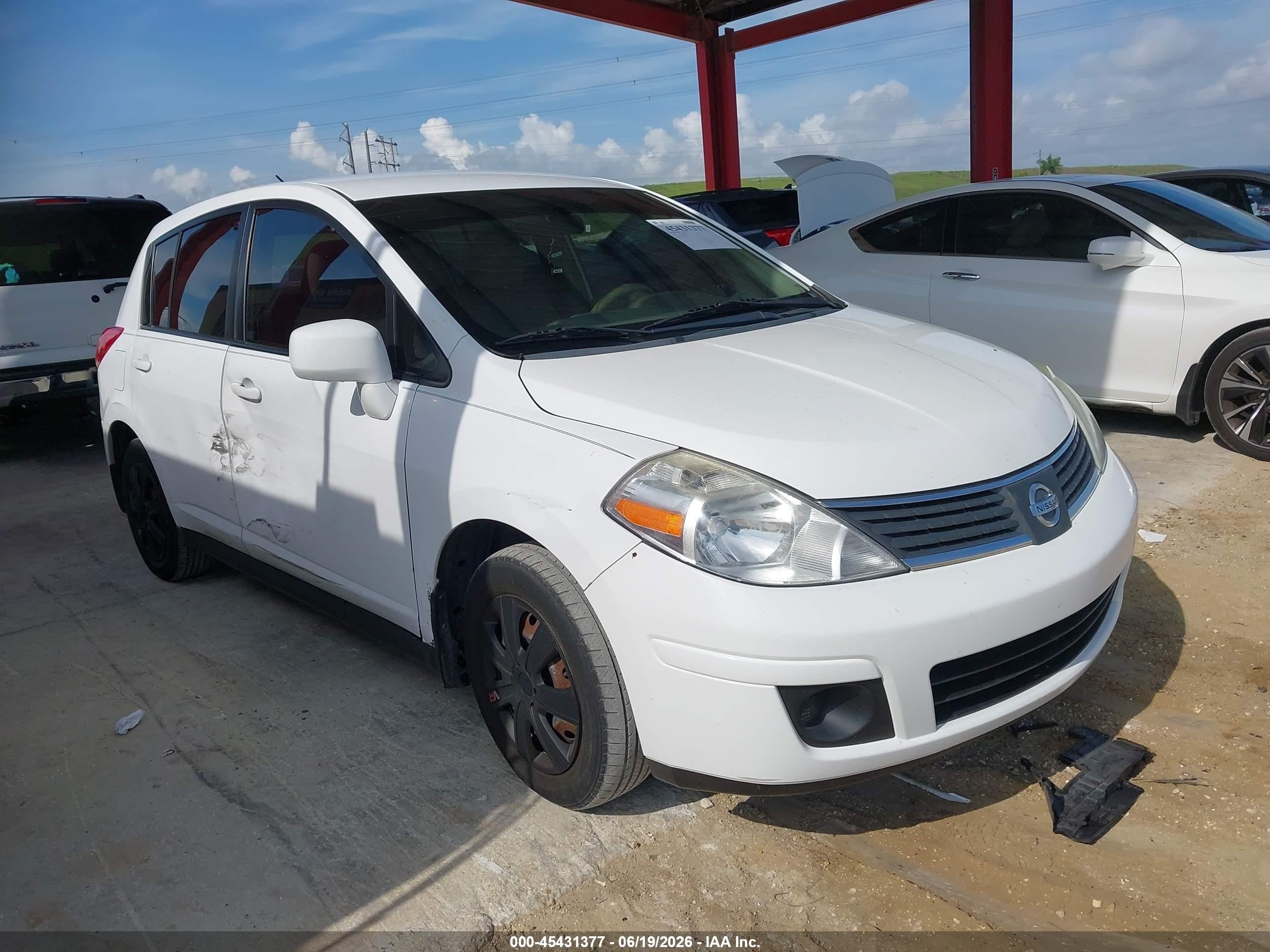 2009 Nissan Versa 1.8s White vin: 3N1BC13EX9L357153