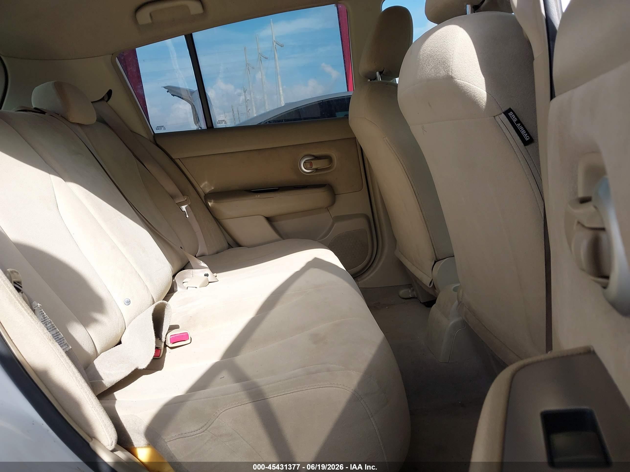 2009 Nissan Versa 1.8s White vin: 3N1BC13EX9L357153