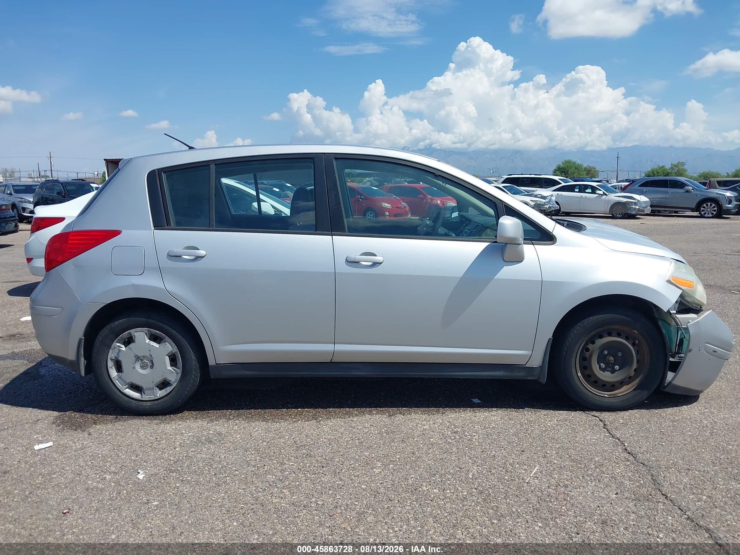 2009 Nissan Versa 1.8s Silver vin: 3N1BC13EX9L377628