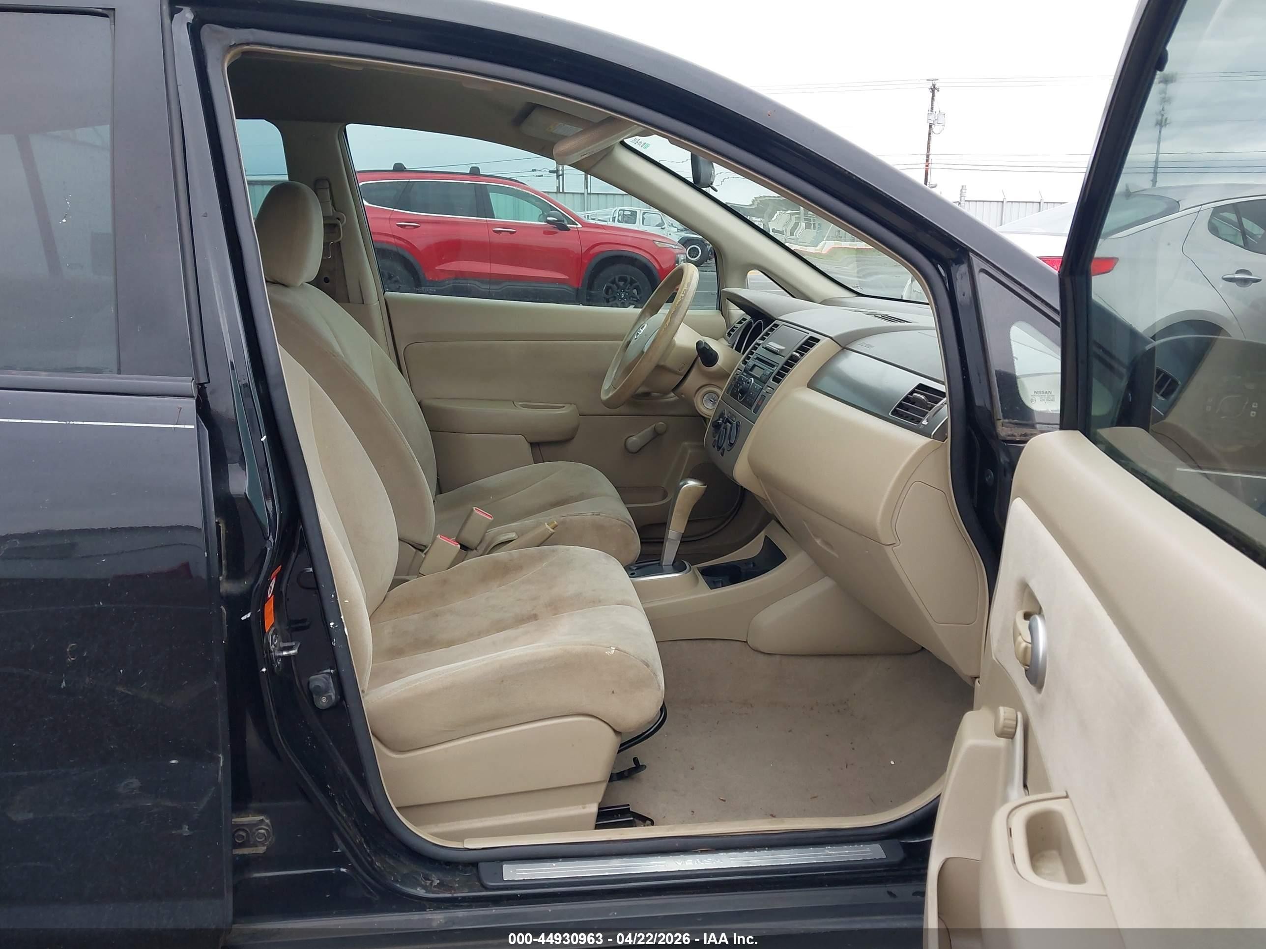 2009 Nissan Versa 1.8s Черный vin: 3N1BC13EX9L385194