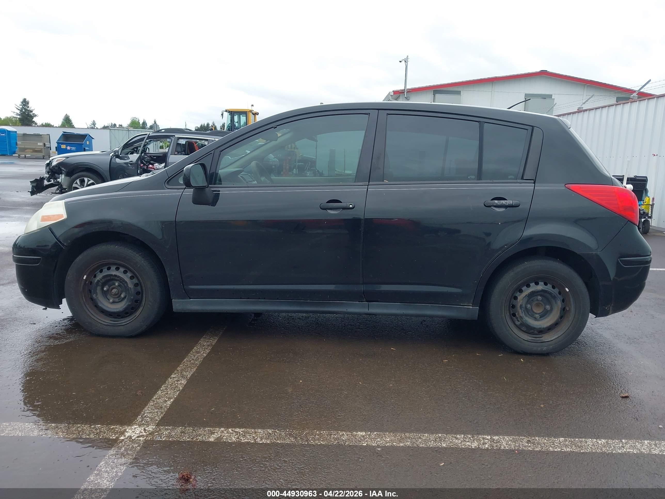 2009 Nissan Versa 1.8s Черный vin: 3N1BC13EX9L385194