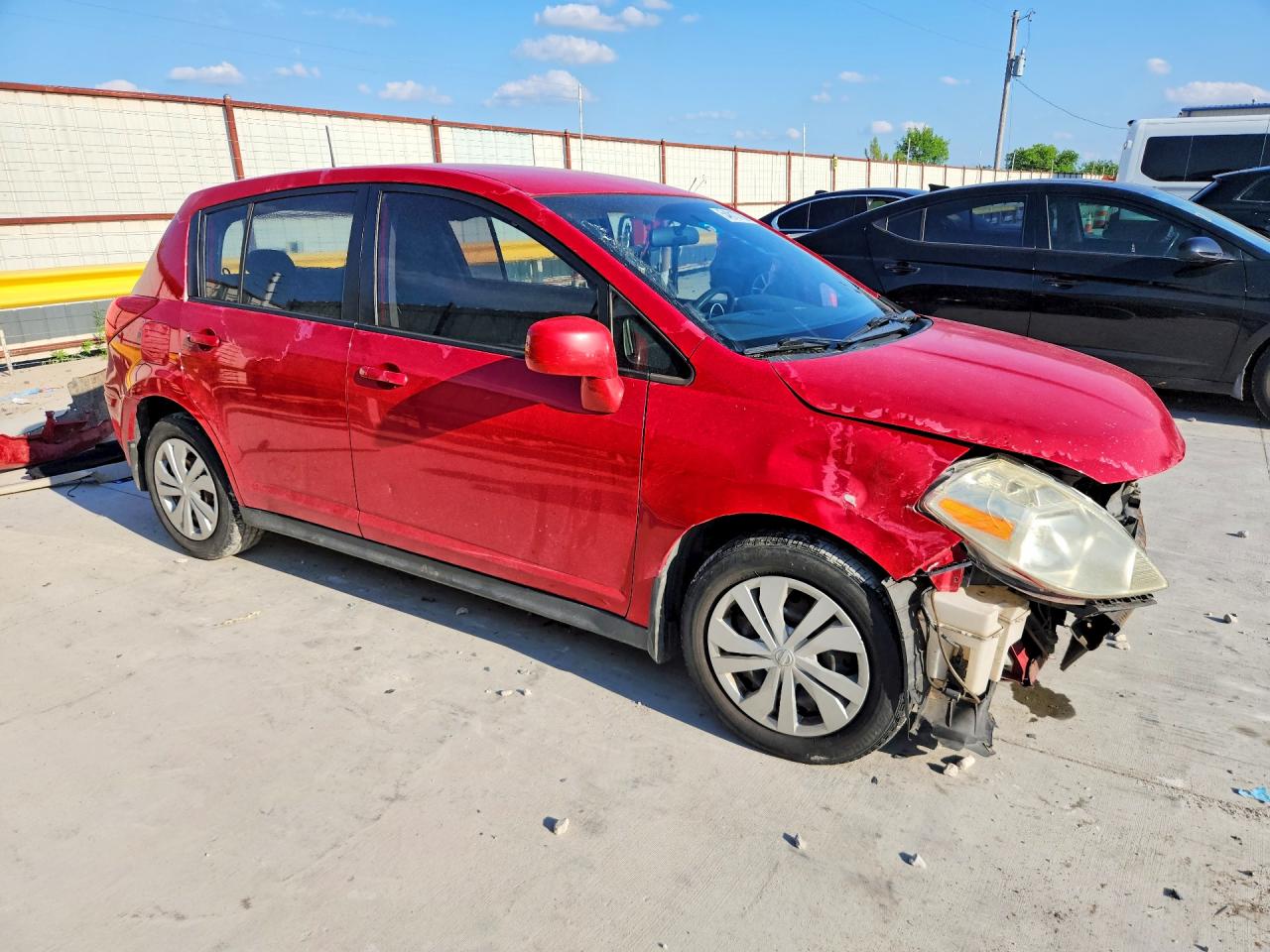 2009 Nissan Versa 1.8 S Red vin: 3N1BC13EX9L388130