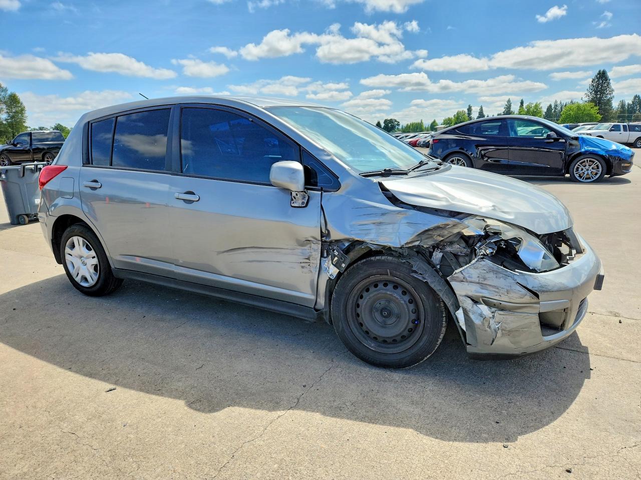 2009 Nissan Versa 1.8 S Silver vin: 3N1BC13EX9L394199