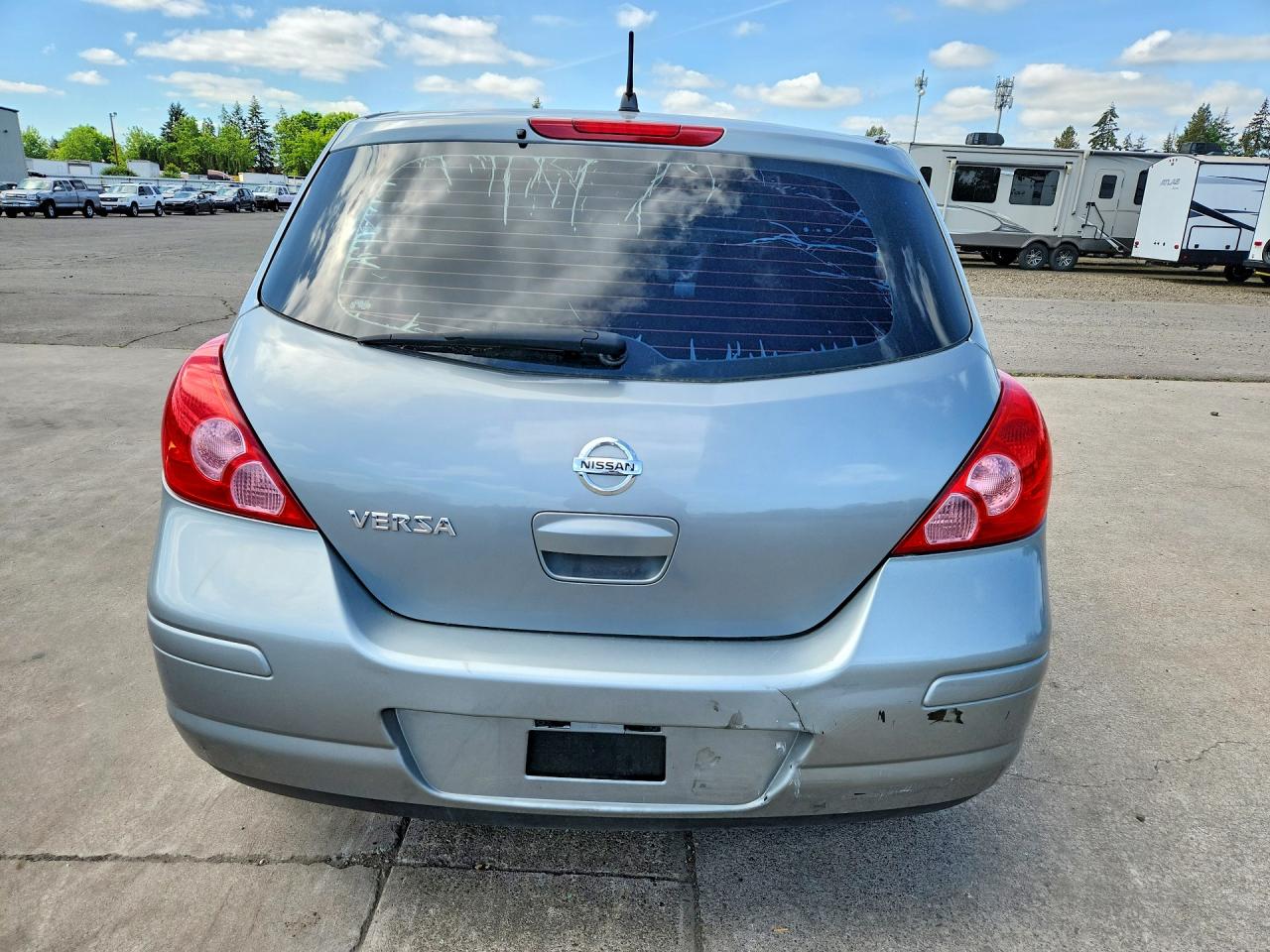 2009 Nissan Versa 1.8 S Silver vin: 3N1BC13EX9L394199