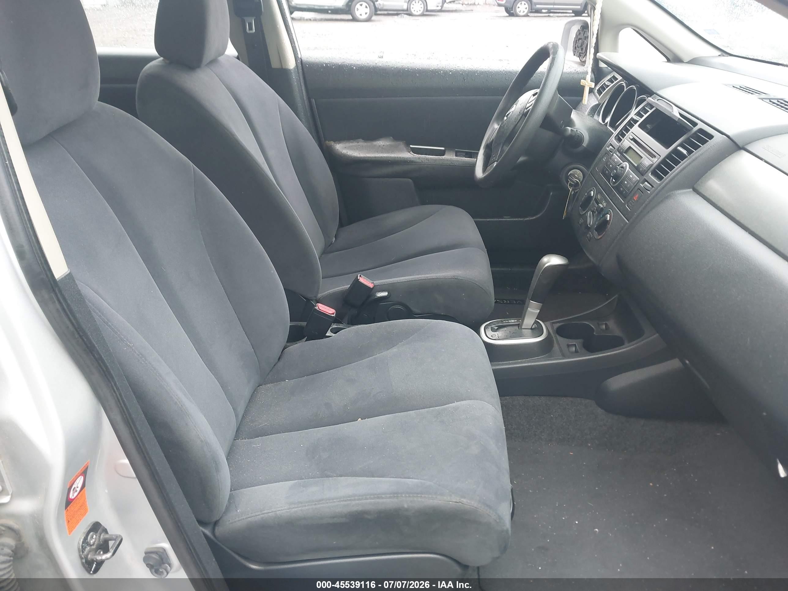 2009 Nissan Versa 1.8s Silver vin: 3N1BC13EX9L397913