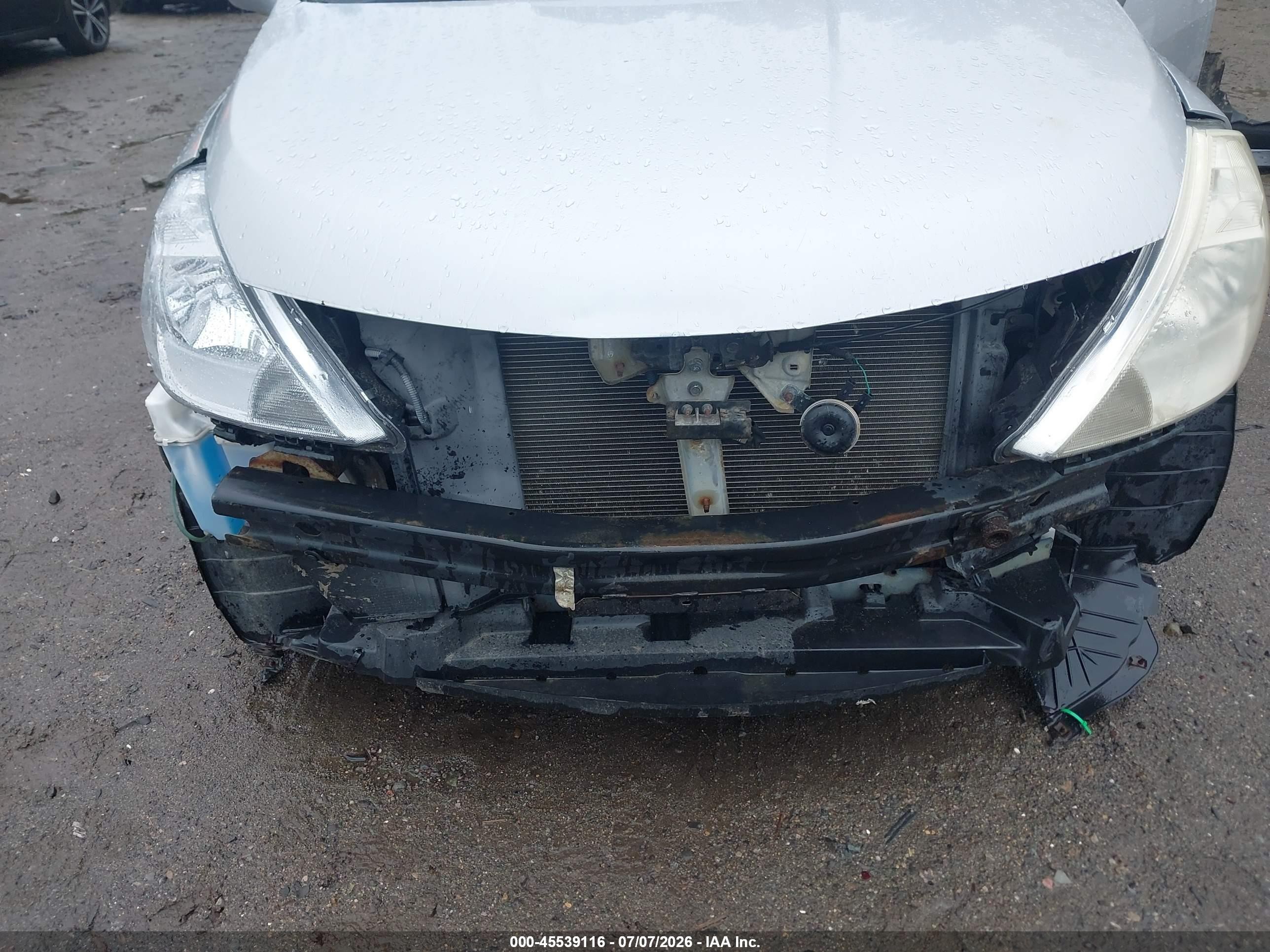 2009 Nissan Versa 1.8s Silver vin: 3N1BC13EX9L397913