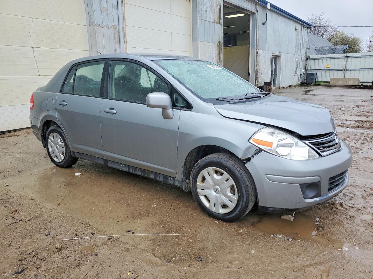 2010 Nissan Versa Серый vin: 3N1BC1AP0AL354240