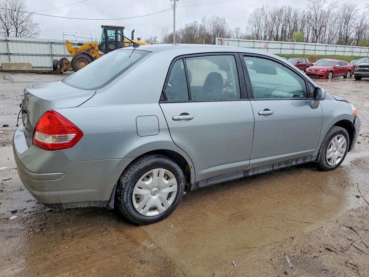 2010 Nissan Versa Серый vin: 3N1BC1AP0AL354240