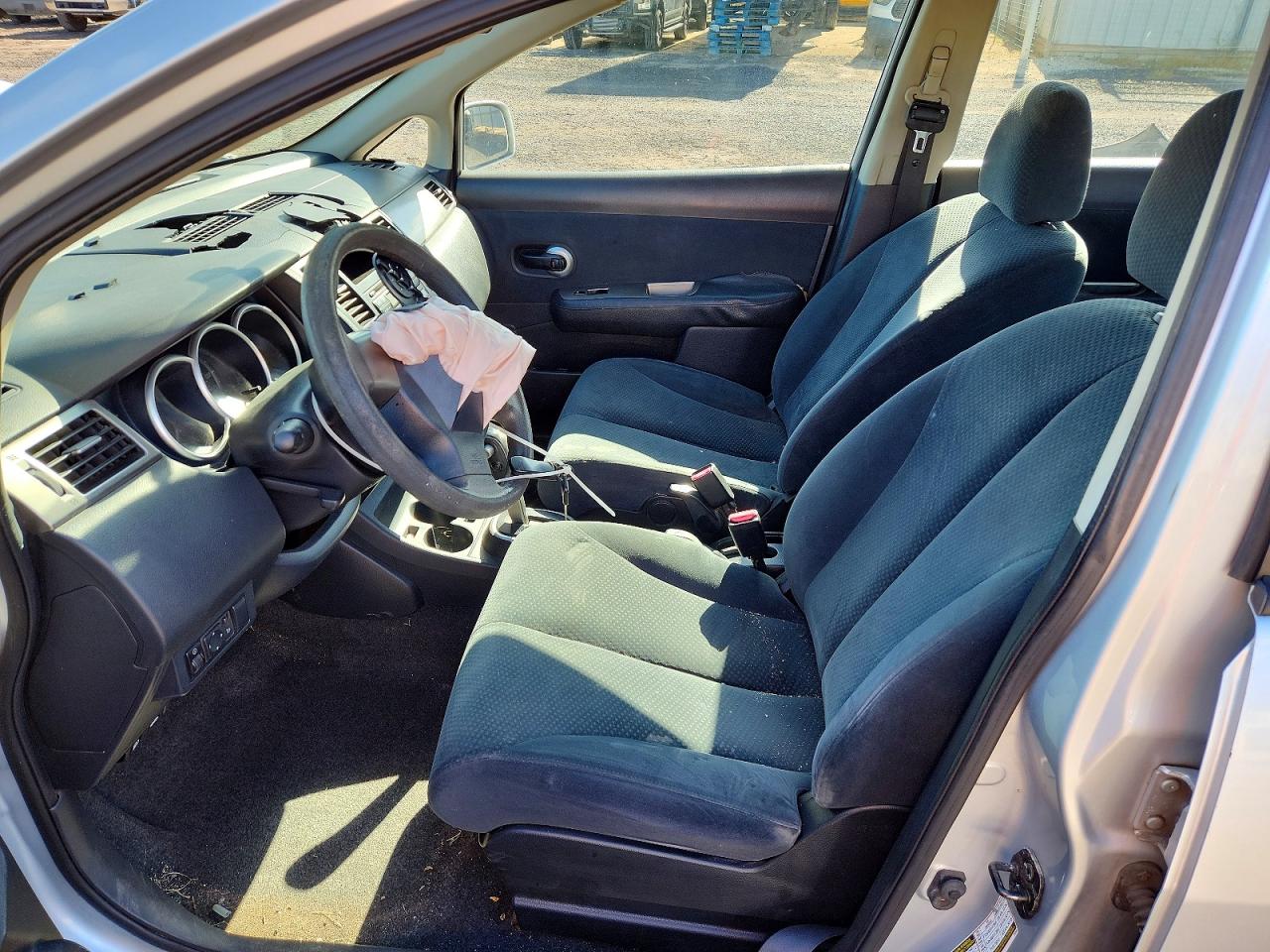2010 Nissan Versa 1.8 S Silver vin: 3N1BC1AP0AL366775