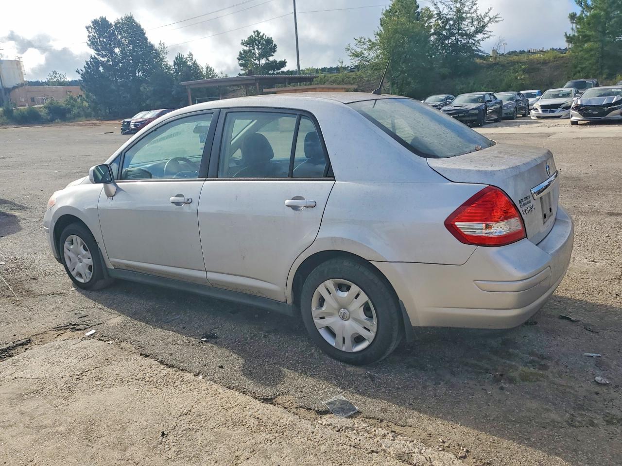 2011 Nissan Versa 1.8 S Silver vin: 3N1BC1AP0BL362078