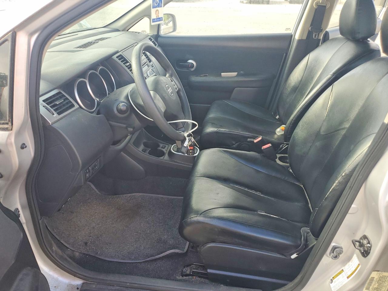 2011 Nissan Versa 1.8 S Silver vin: 3N1BC1AP0BL362078