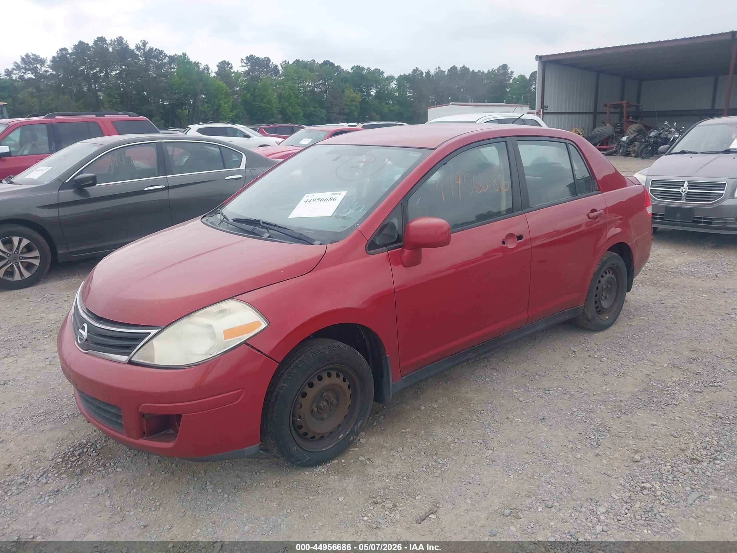 2011 Nissan Versa 1.8s Red vin: 3N1BC1AP0BL419086