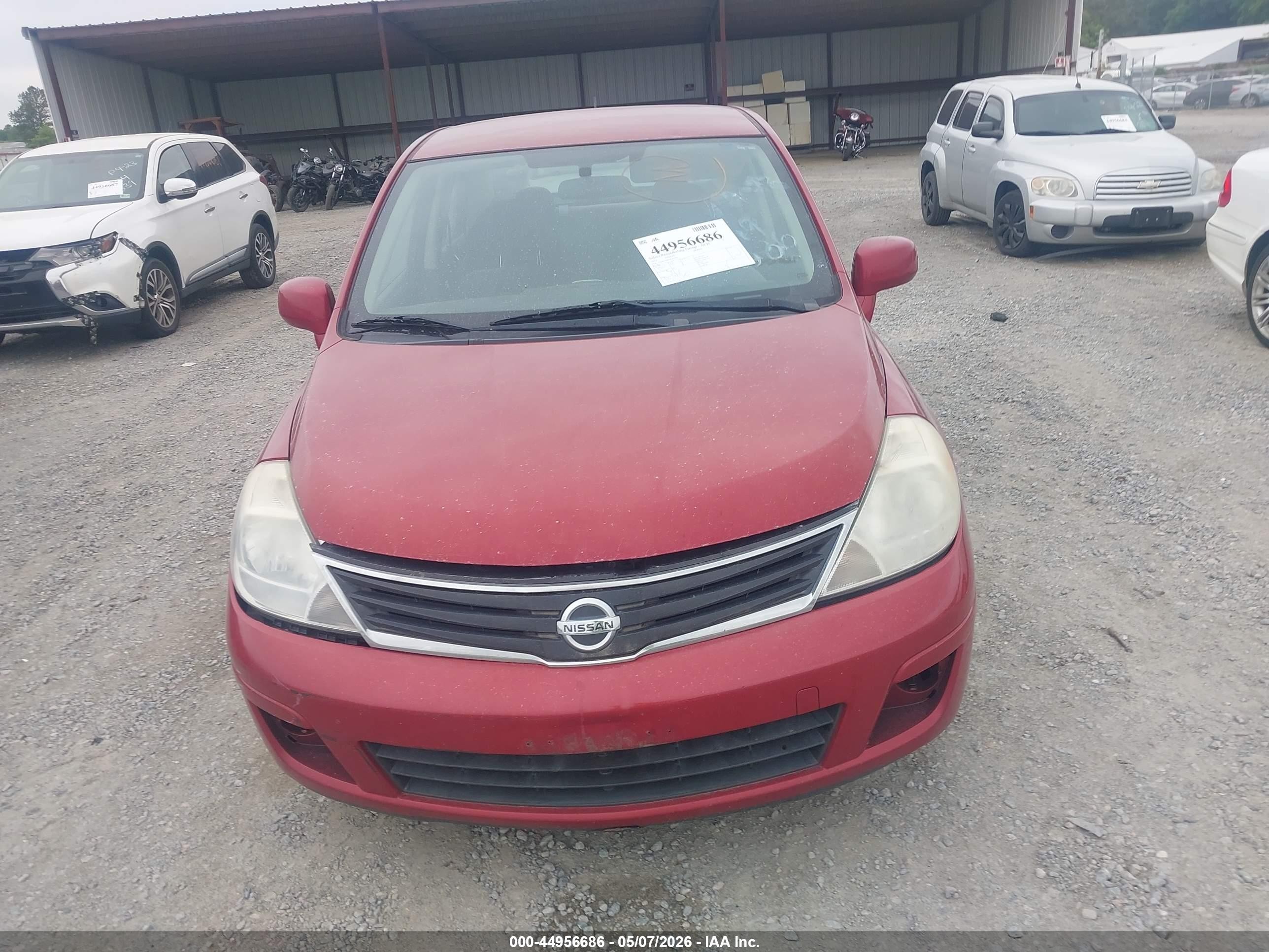 2011 Nissan Versa 1.8s Red vin: 3N1BC1AP0BL419086