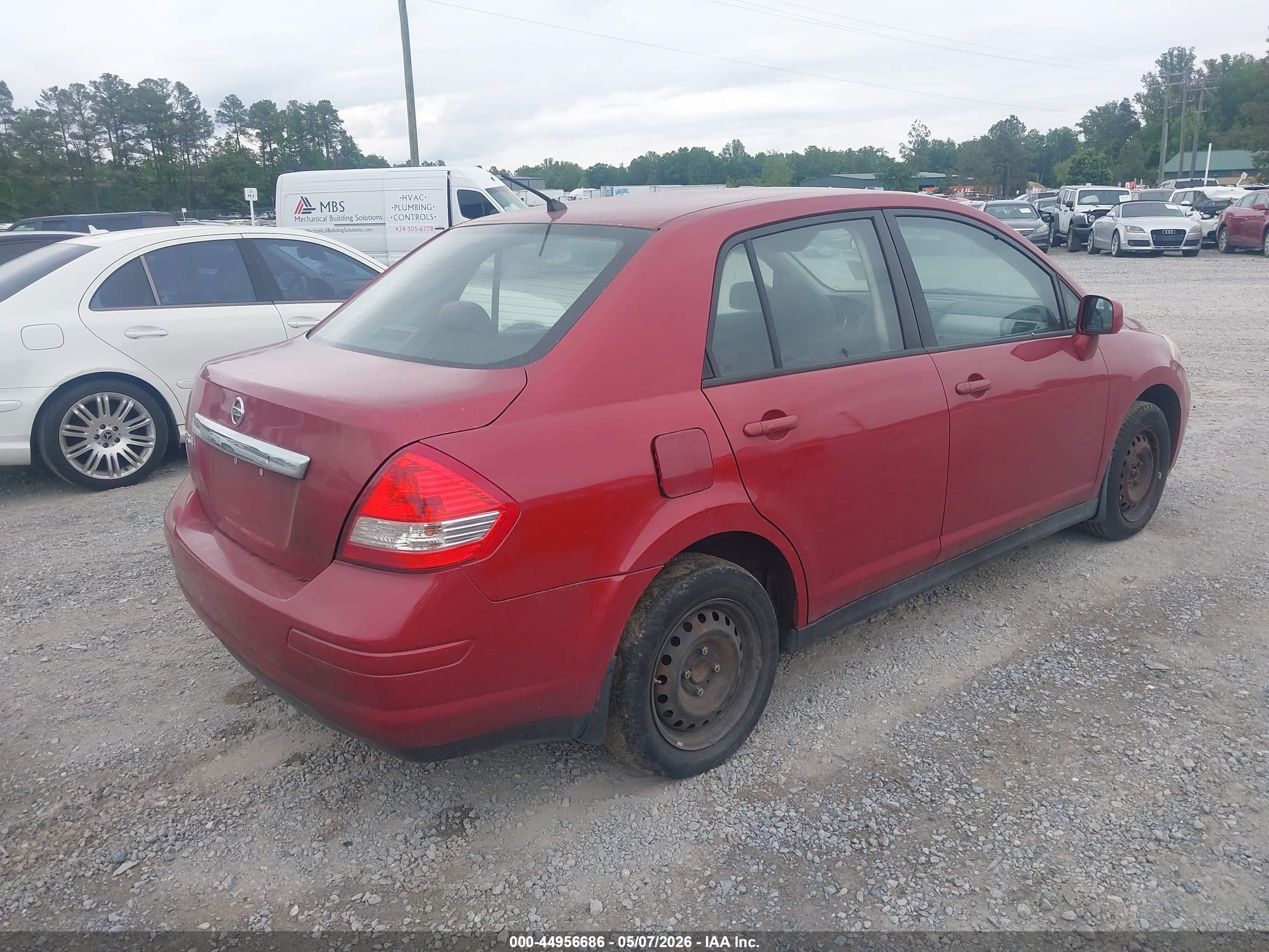 2011 Nissan Versa 1.8s Red vin: 3N1BC1AP0BL419086
