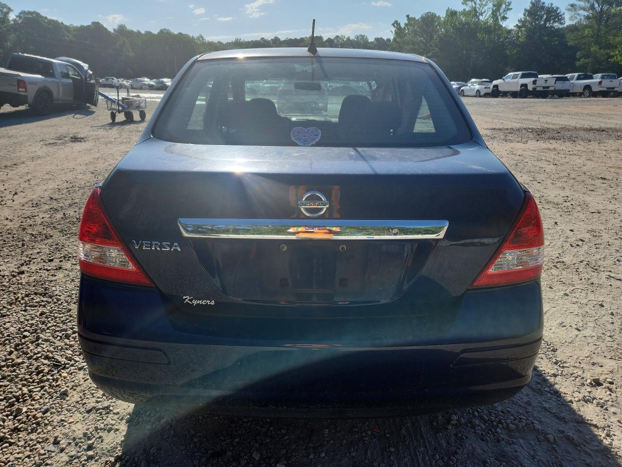 2011 Nissan Versa 1.8 S Blue vin: 3N1BC1AP0BL498338