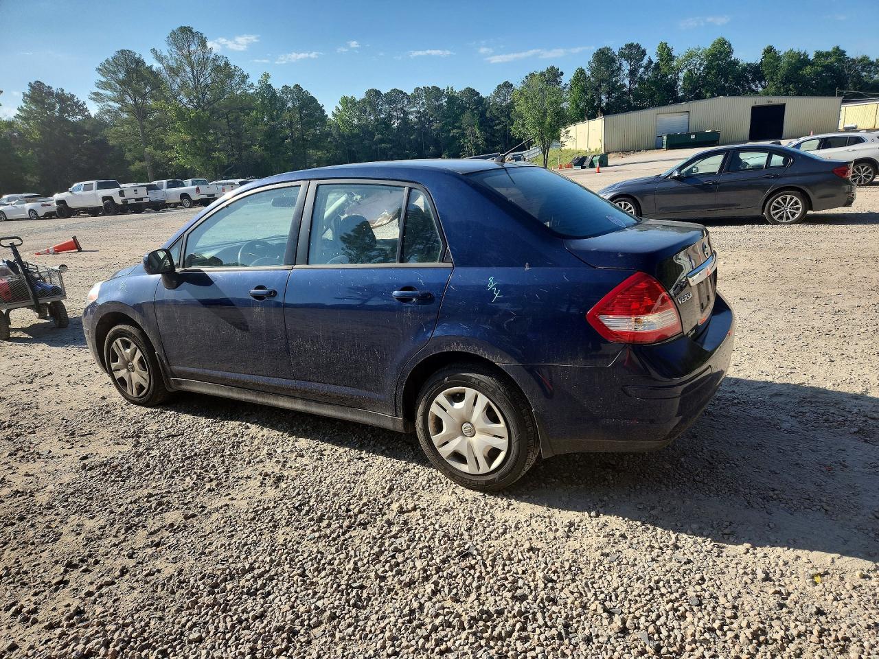 2011 Nissan Versa 1.8 S Blue vin: 3N1BC1AP0BL498338