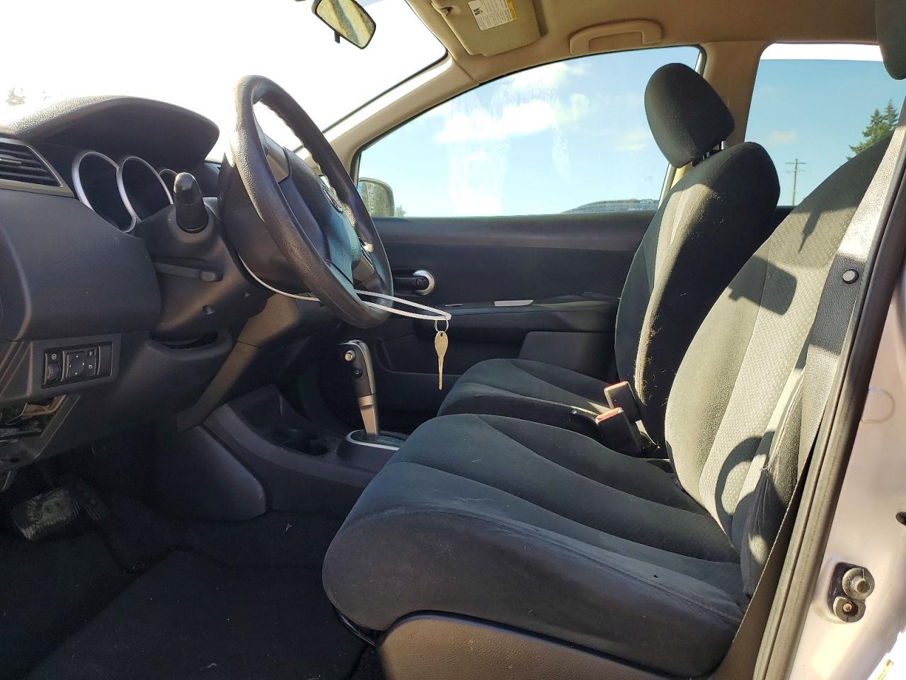 2010 Nissan Versa 1.8 S Серебряный vin: 3N1BC1AP1AL366395