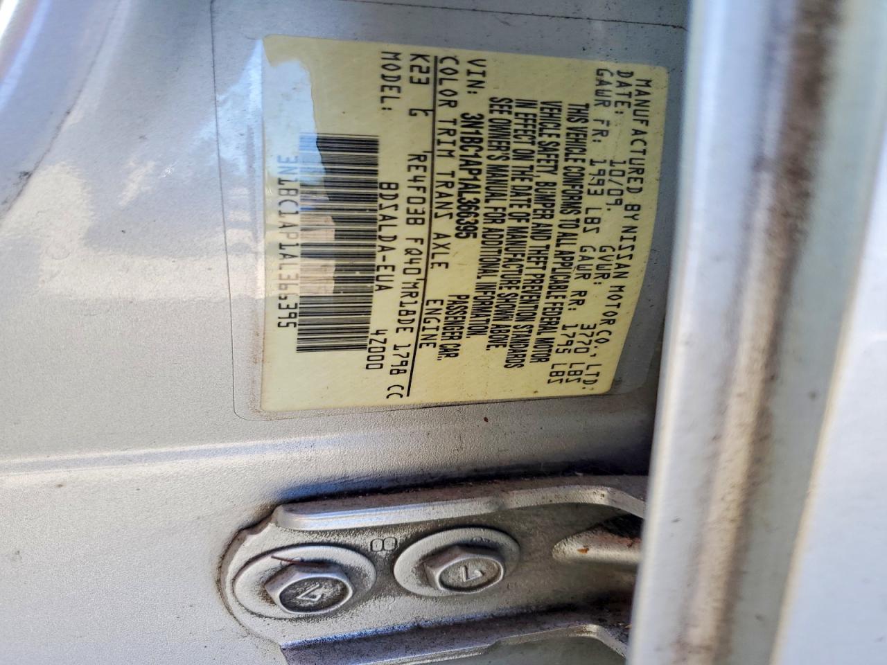 2010 Nissan Versa 1.8 S Серебряный vin: 3N1BC1AP1AL366395