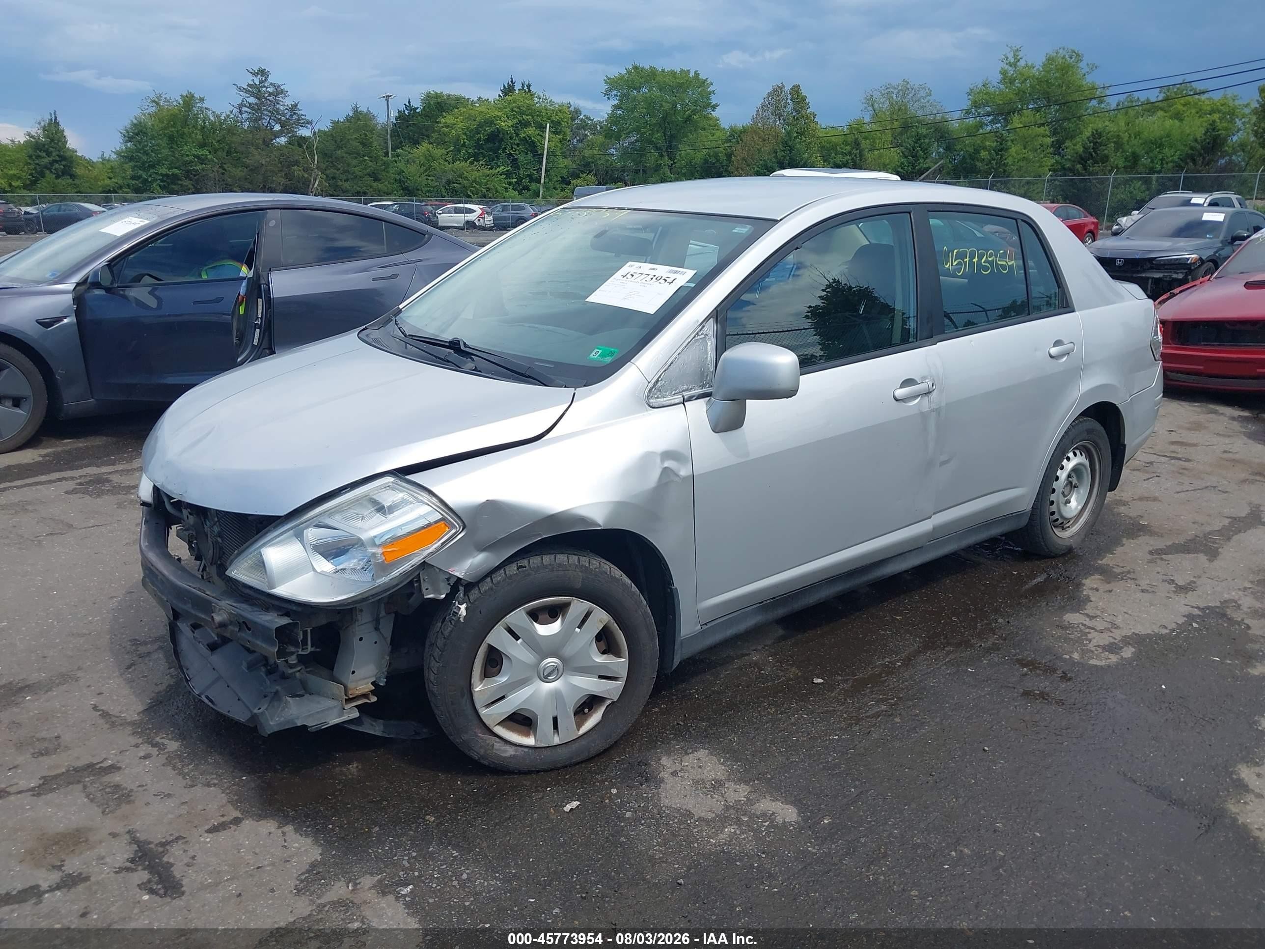 2010 Nissan Versa 1.8s Серебряный vin: 3N1BC1AP1AL380314