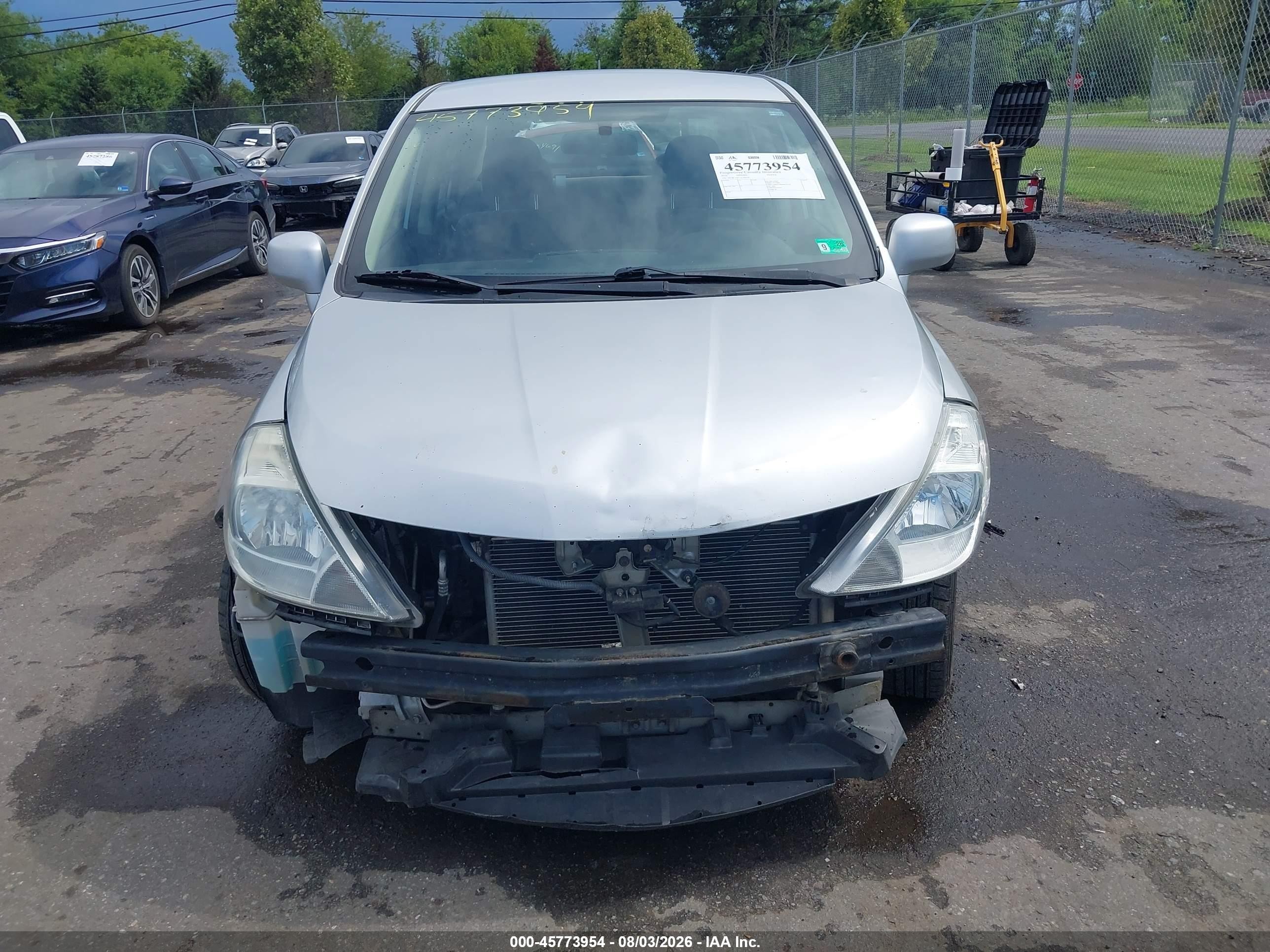 2010 Nissan Versa 1.8s Серебряный vin: 3N1BC1AP1AL380314