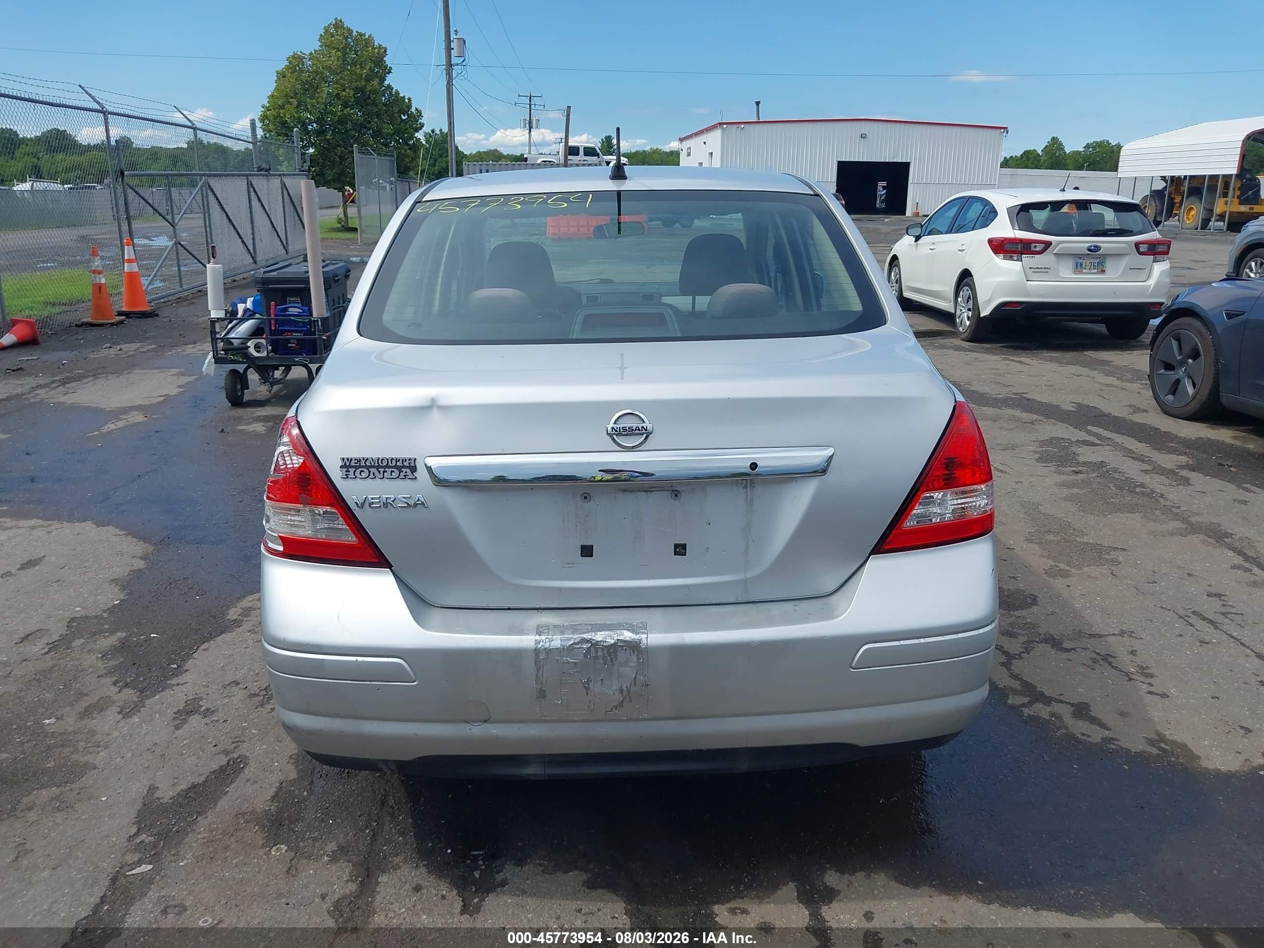 2010 Nissan Versa 1.8s Серебряный vin: 3N1BC1AP1AL380314