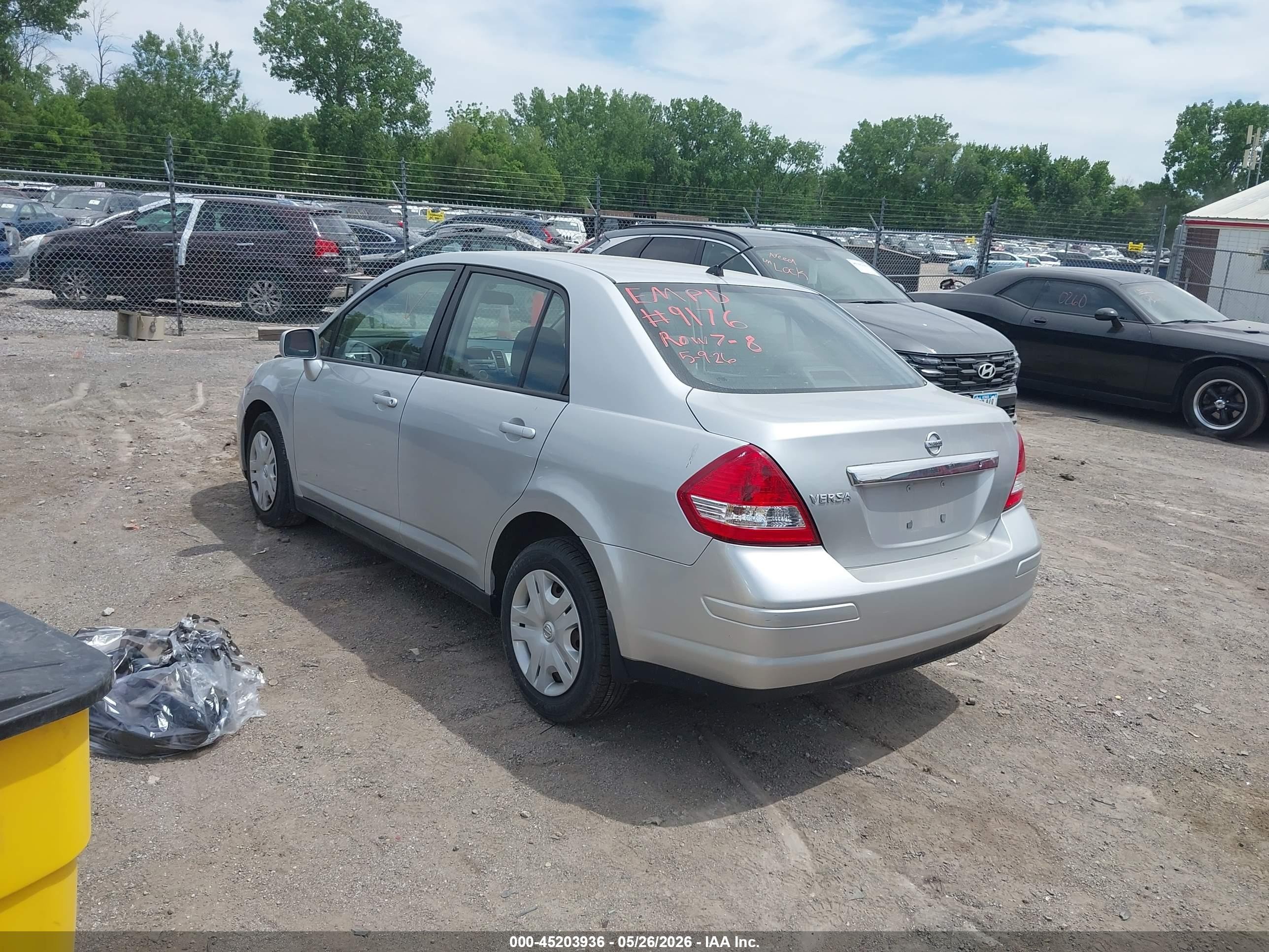 2010 Nissan Versa 1.8s Серебряный vin: 3N1BC1AP1AL448336
