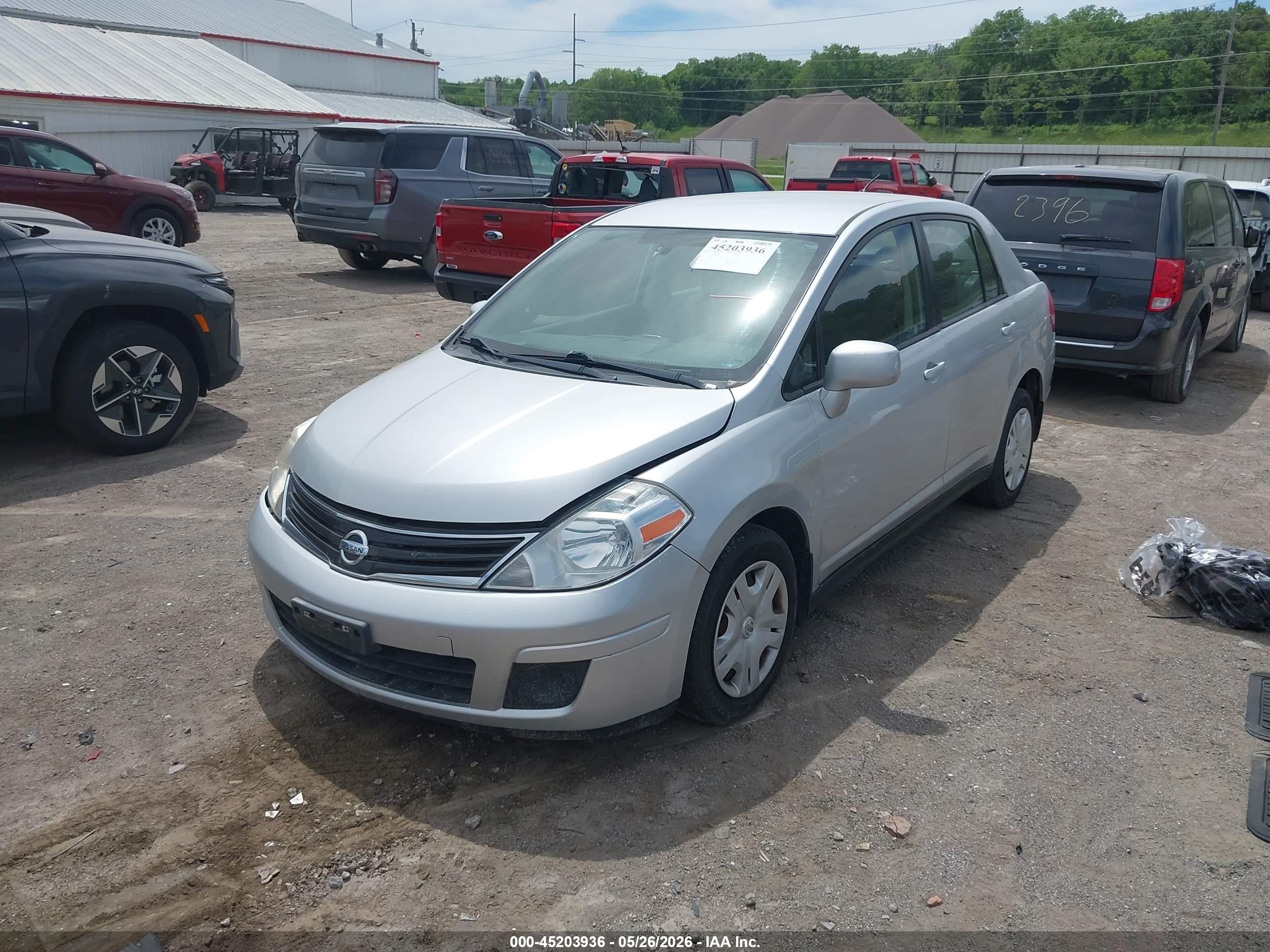 2010 Nissan Versa 1.8s Серебряный vin: 3N1BC1AP1AL448336
