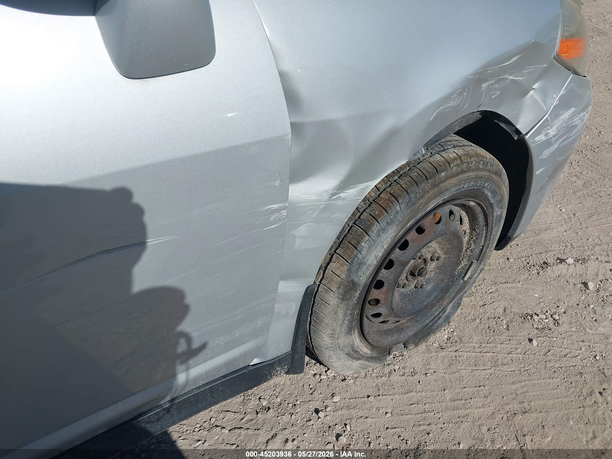 2010 Nissan Versa 1.8s Серебряный vin: 3N1BC1AP1AL448336