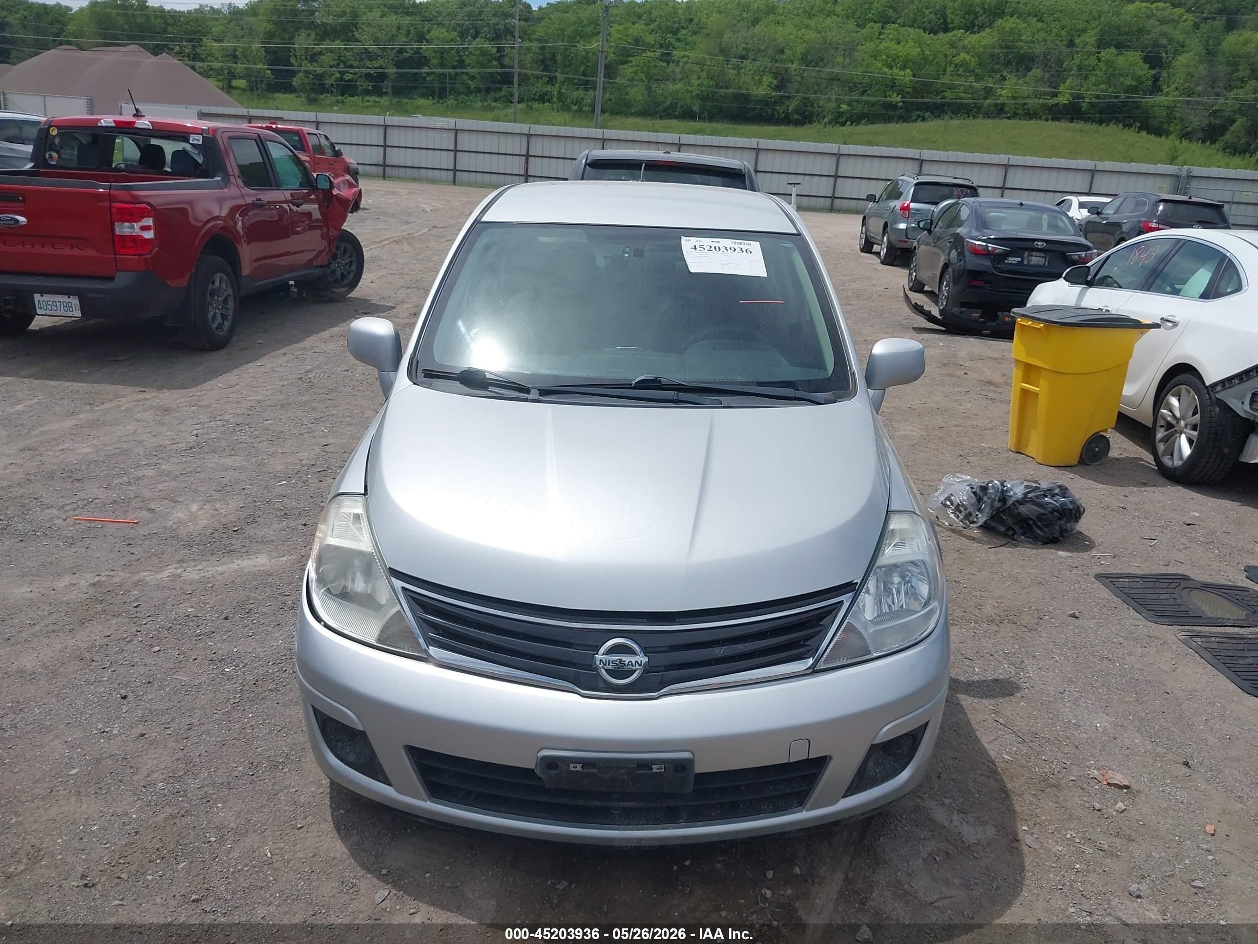 2010 Nissan Versa 1.8s Серебряный vin: 3N1BC1AP1AL448336