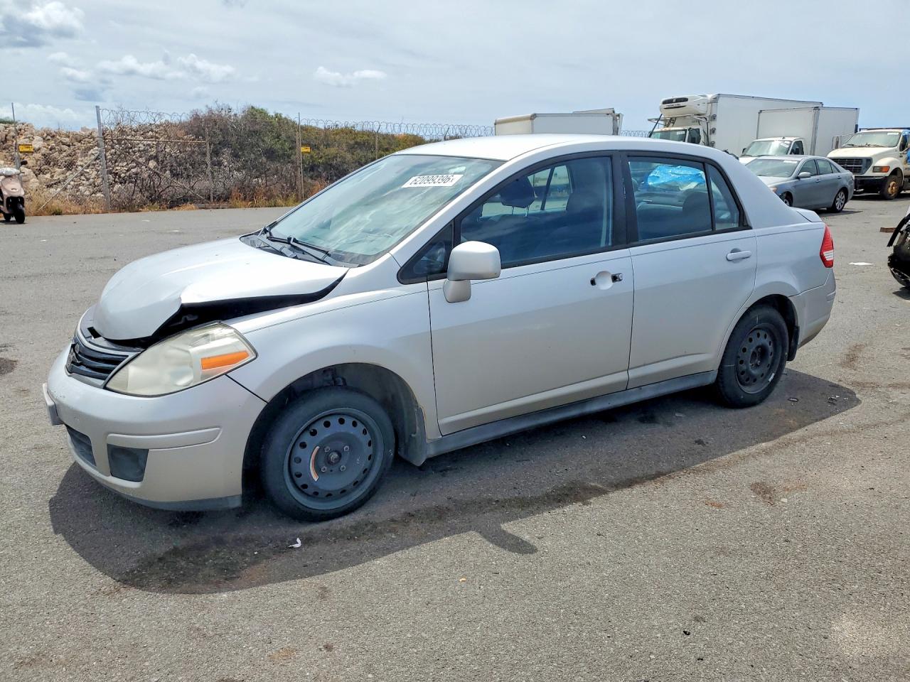 2010 Nissan Versa 1.8 S Silver vin: 3N1BC1AP1AL464651