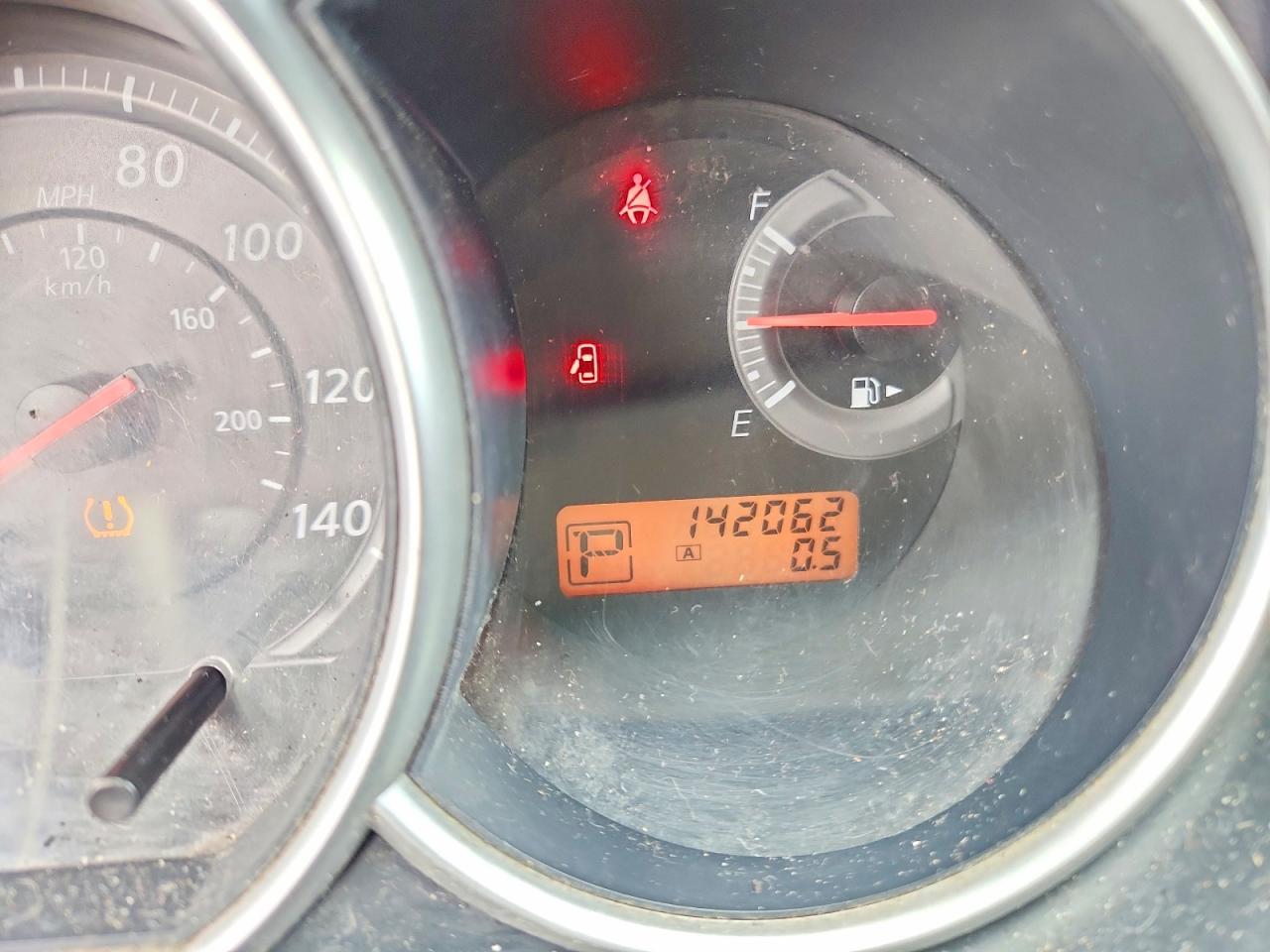 2010 Nissan Versa 1.8 S Серебряный vin: 3N1BC1AP1AL464651