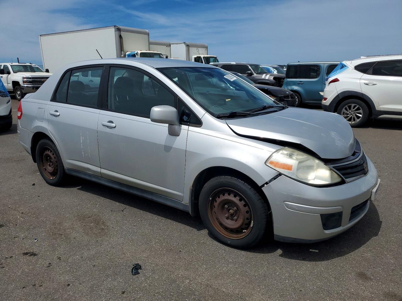 2010 Nissan Versa 1.8 S Серебряный vin: 3N1BC1AP1AL464651