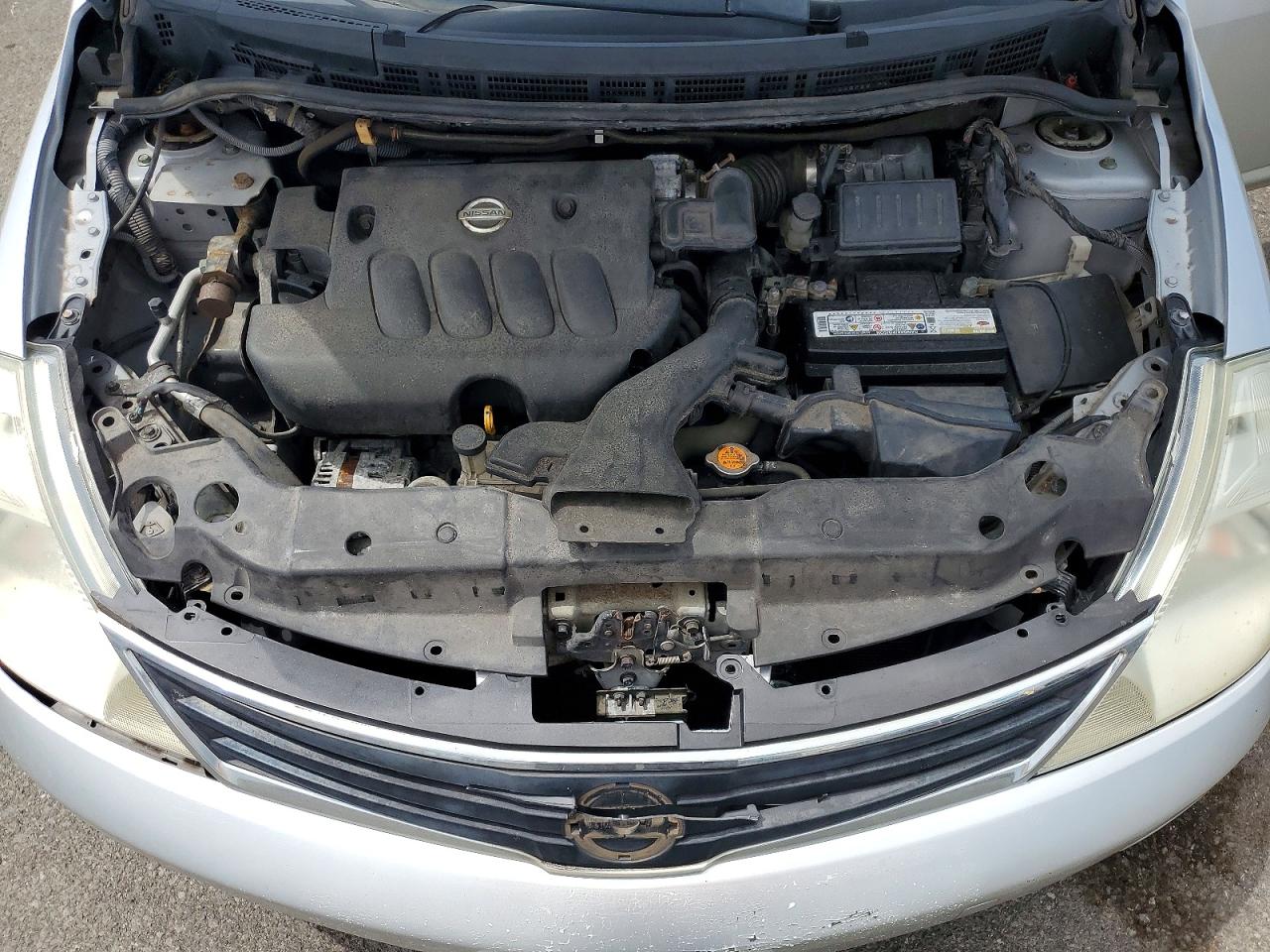 2010 Nissan Versa 1.8 S Серебряный vin: 3N1BC1AP1AL464651