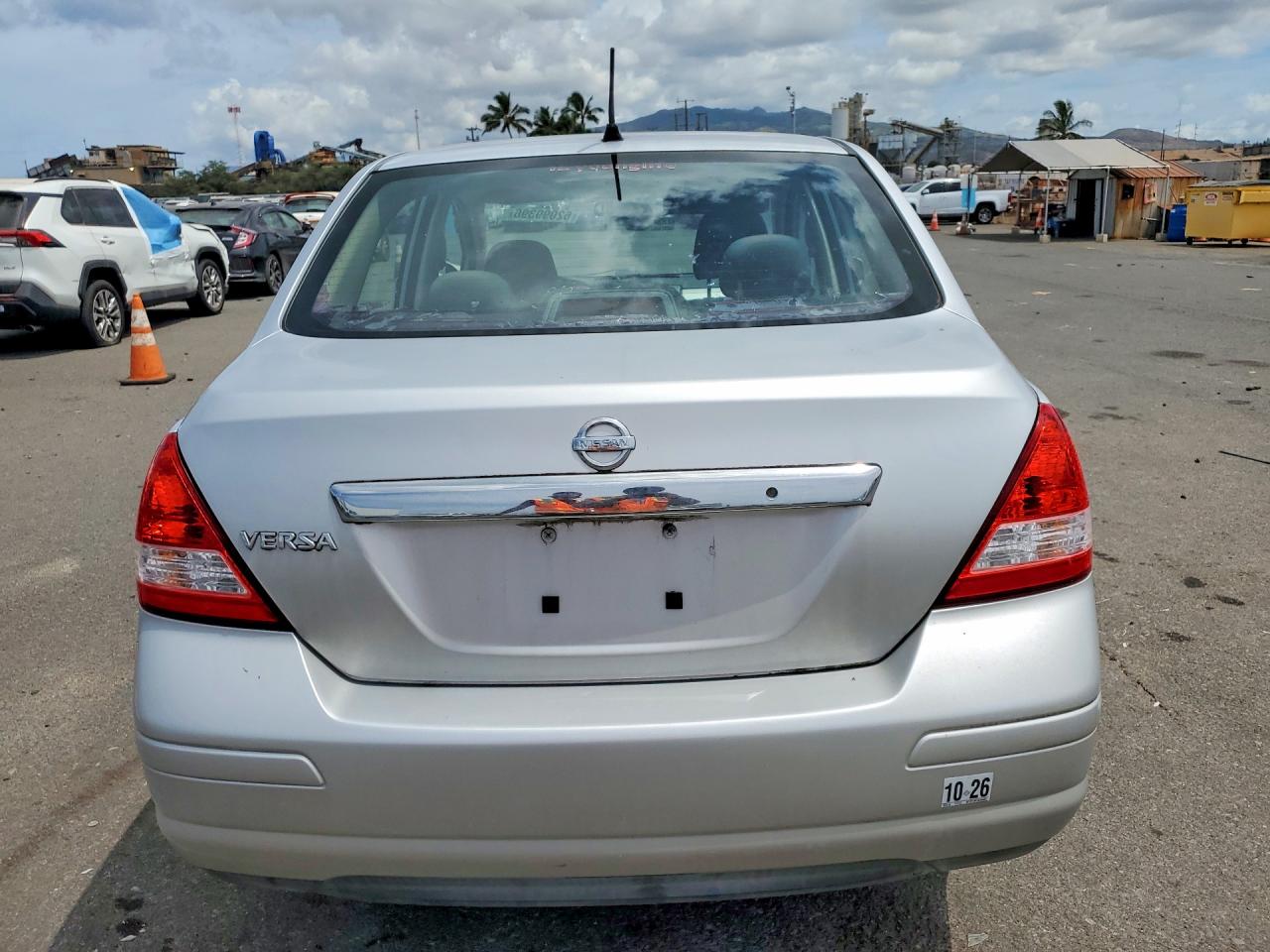 2010 Nissan Versa 1.8 S Серебряный vin: 3N1BC1AP1AL464651