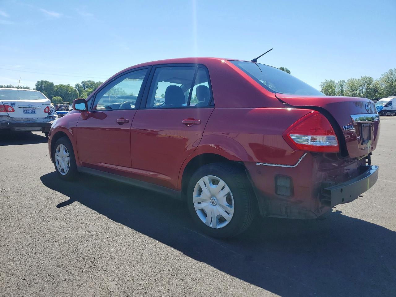 2011 Nissan Versa 1.8 S Red vin: 3N1BC1AP1BL455000