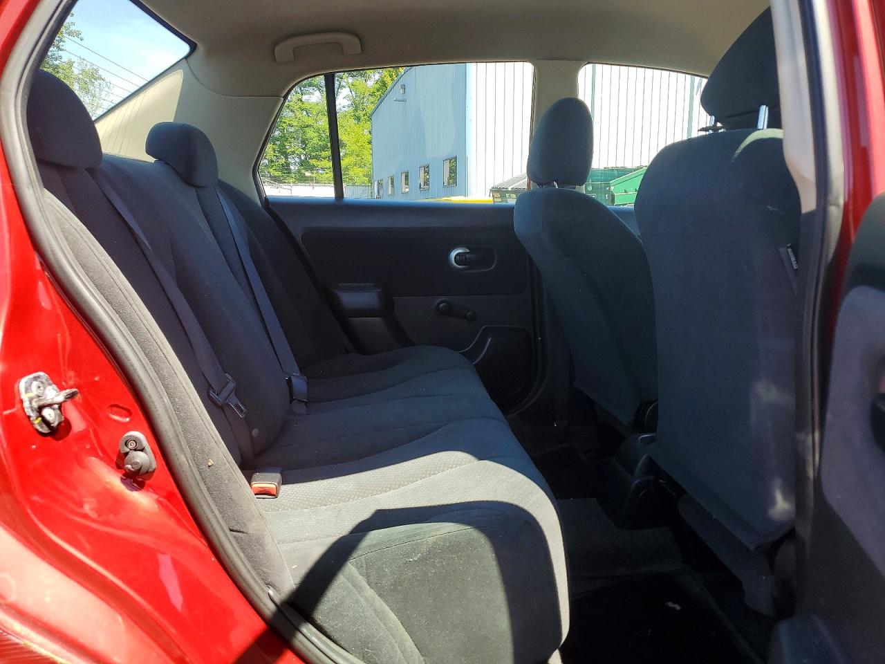 2011 Nissan Versa 1.8 S Red vin: 3N1BC1AP1BL455000