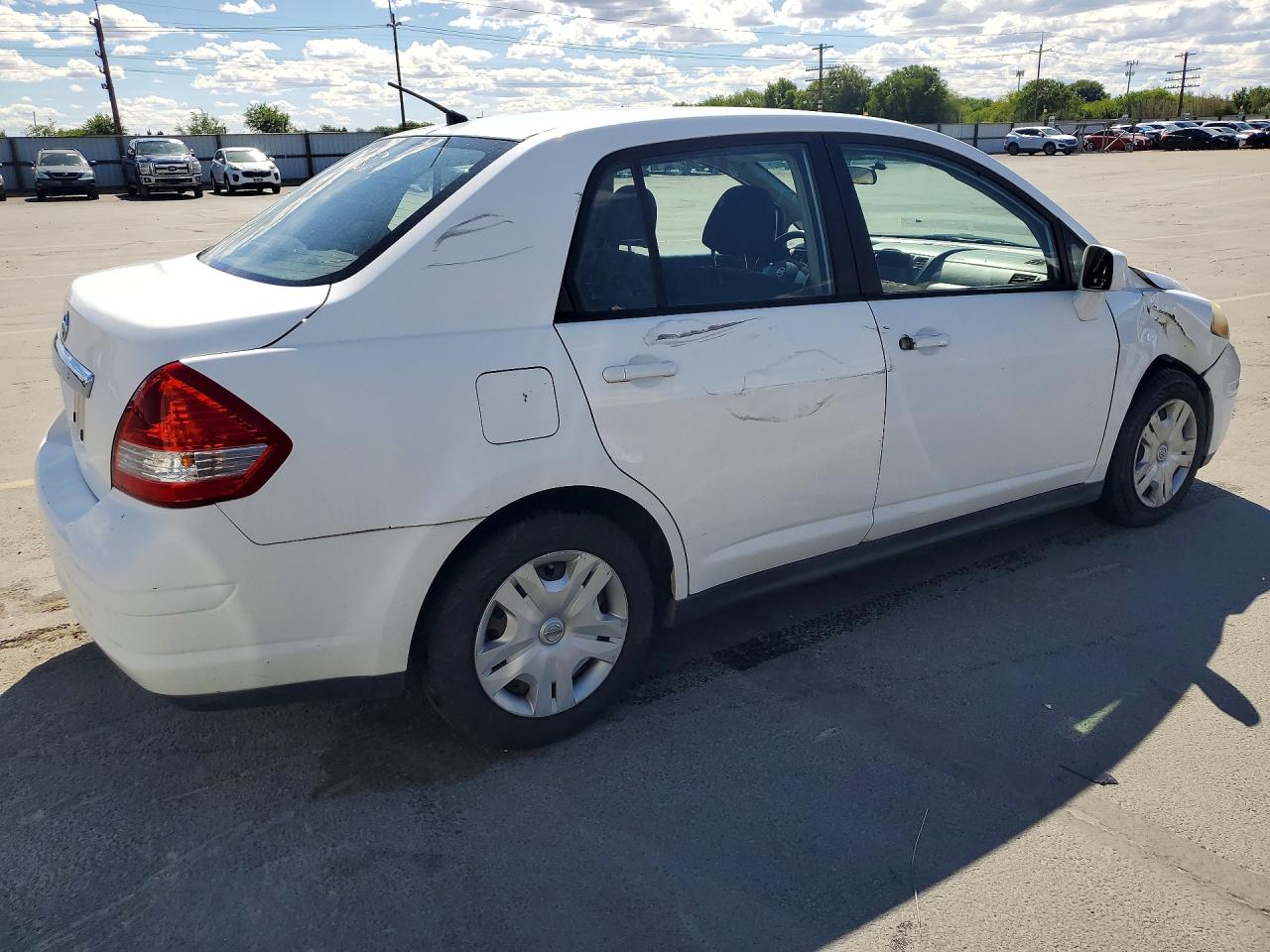 2011 Nissan Versa 1.8 S Белый vin: 3N1BC1AP1BL471147