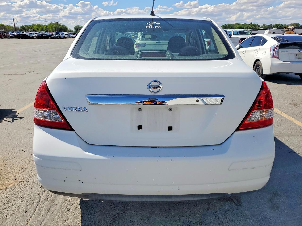 2011 Nissan Versa 1.8 S Белый vin: 3N1BC1AP1BL471147