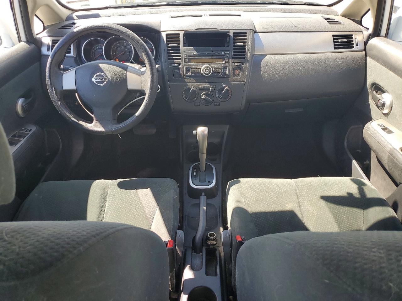 2011 Nissan Versa 1.8 S Белый vin: 3N1BC1AP1BL471147