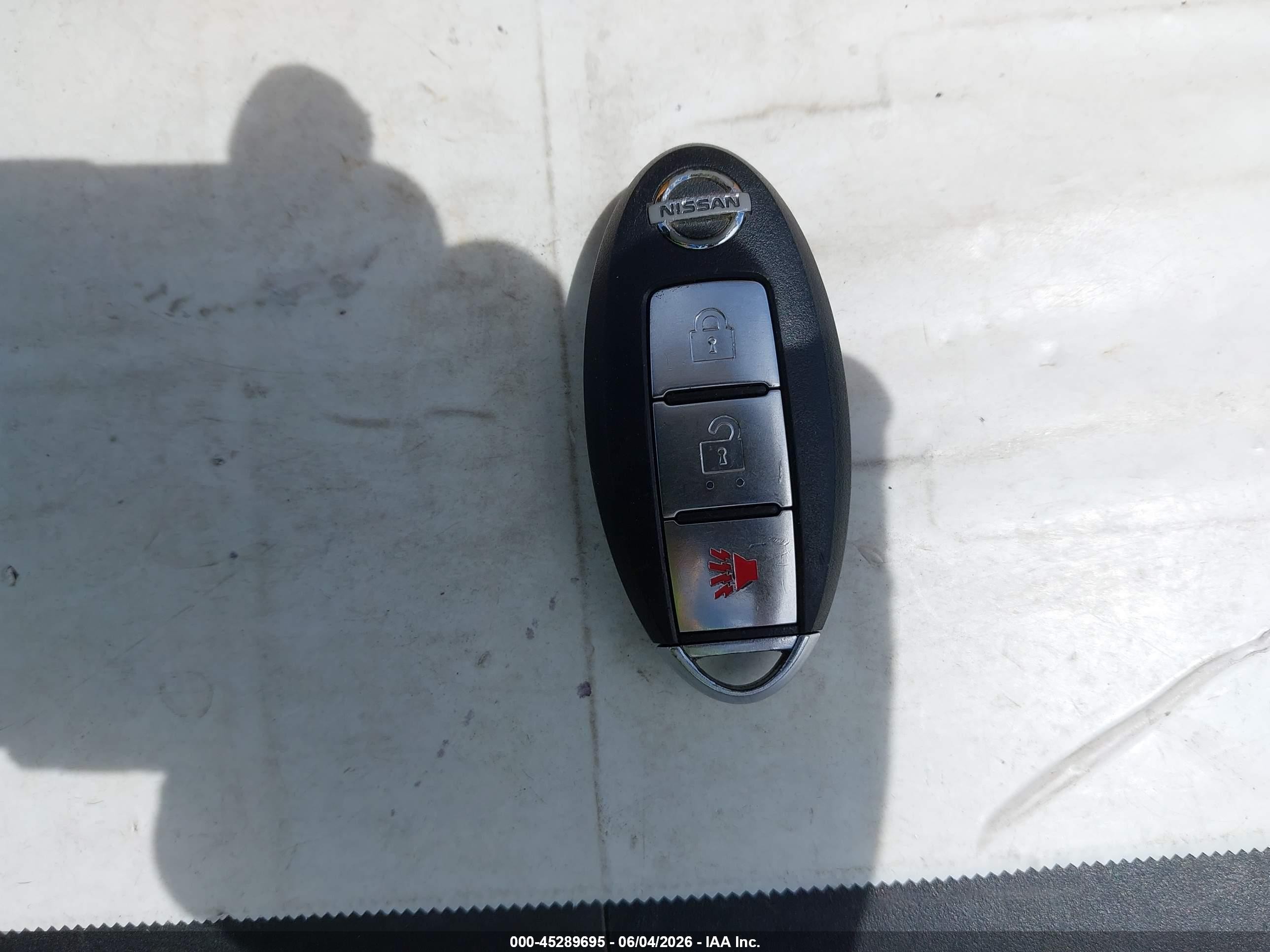 2010 Nissan Versa 1.8sl Silver vin: 3N1BC1AP2AL360833