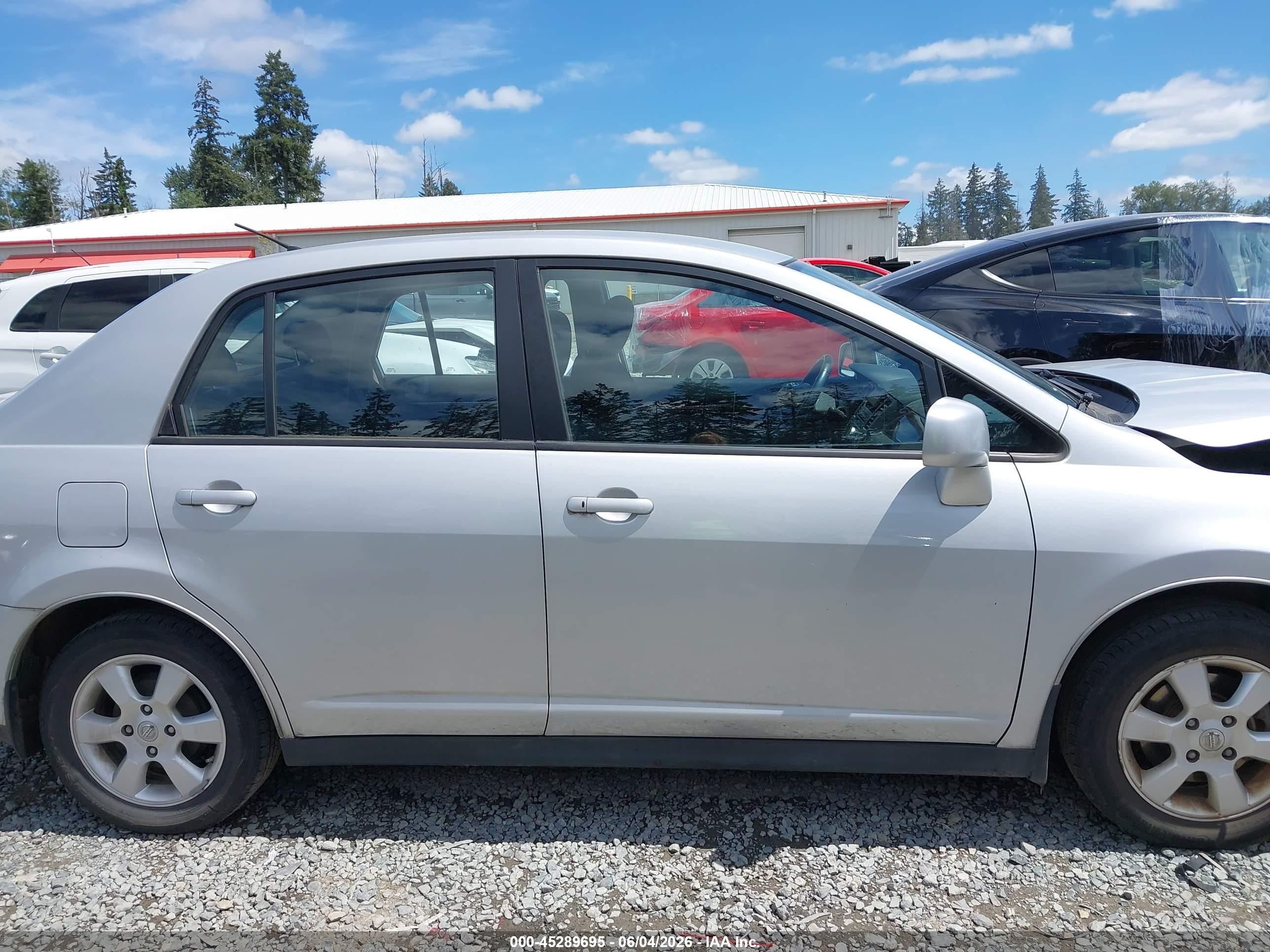 2010 Nissan Versa 1.8sl Silver vin: 3N1BC1AP2AL360833