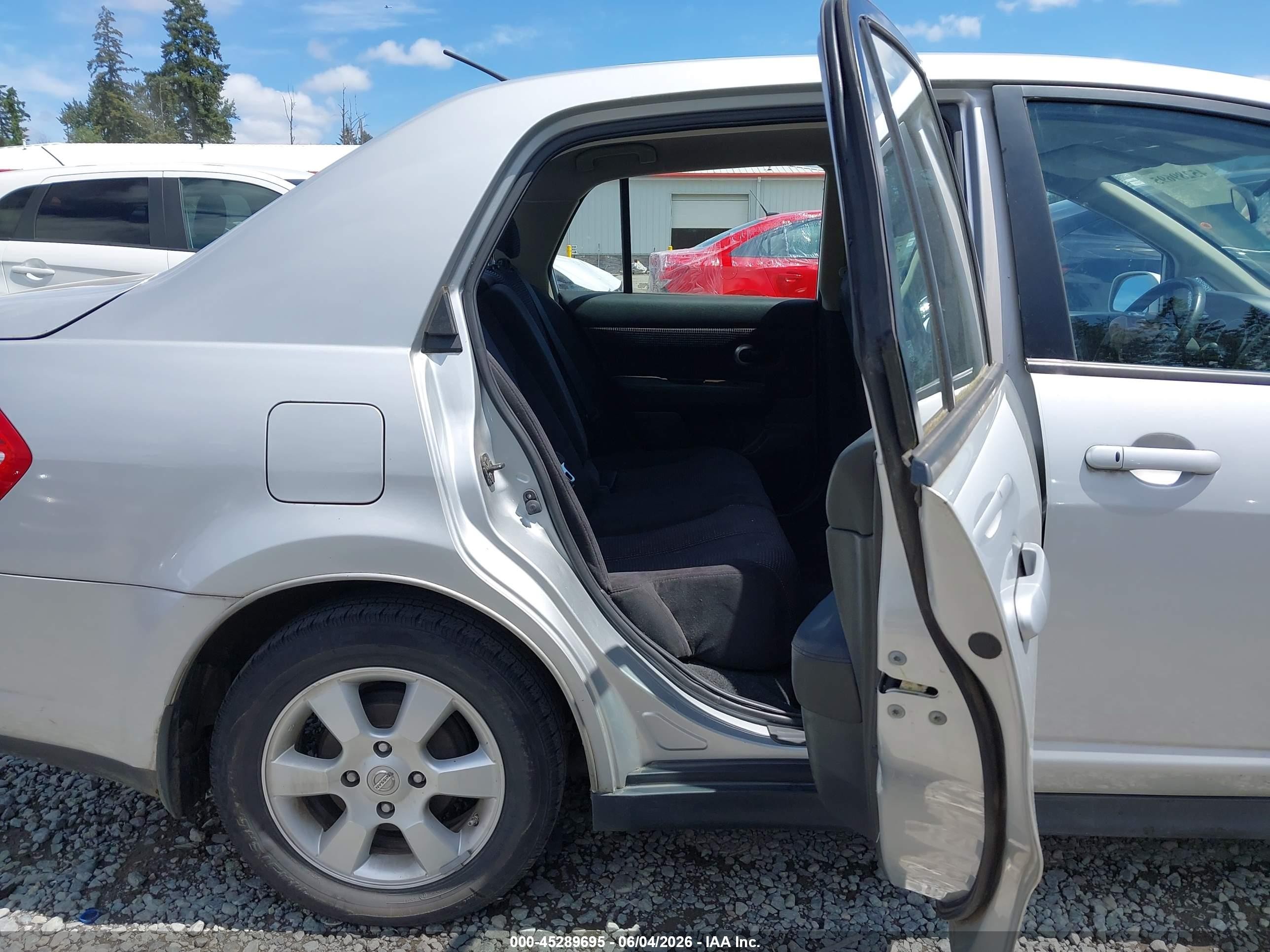 2010 Nissan Versa 1.8sl Silver vin: 3N1BC1AP2AL360833
