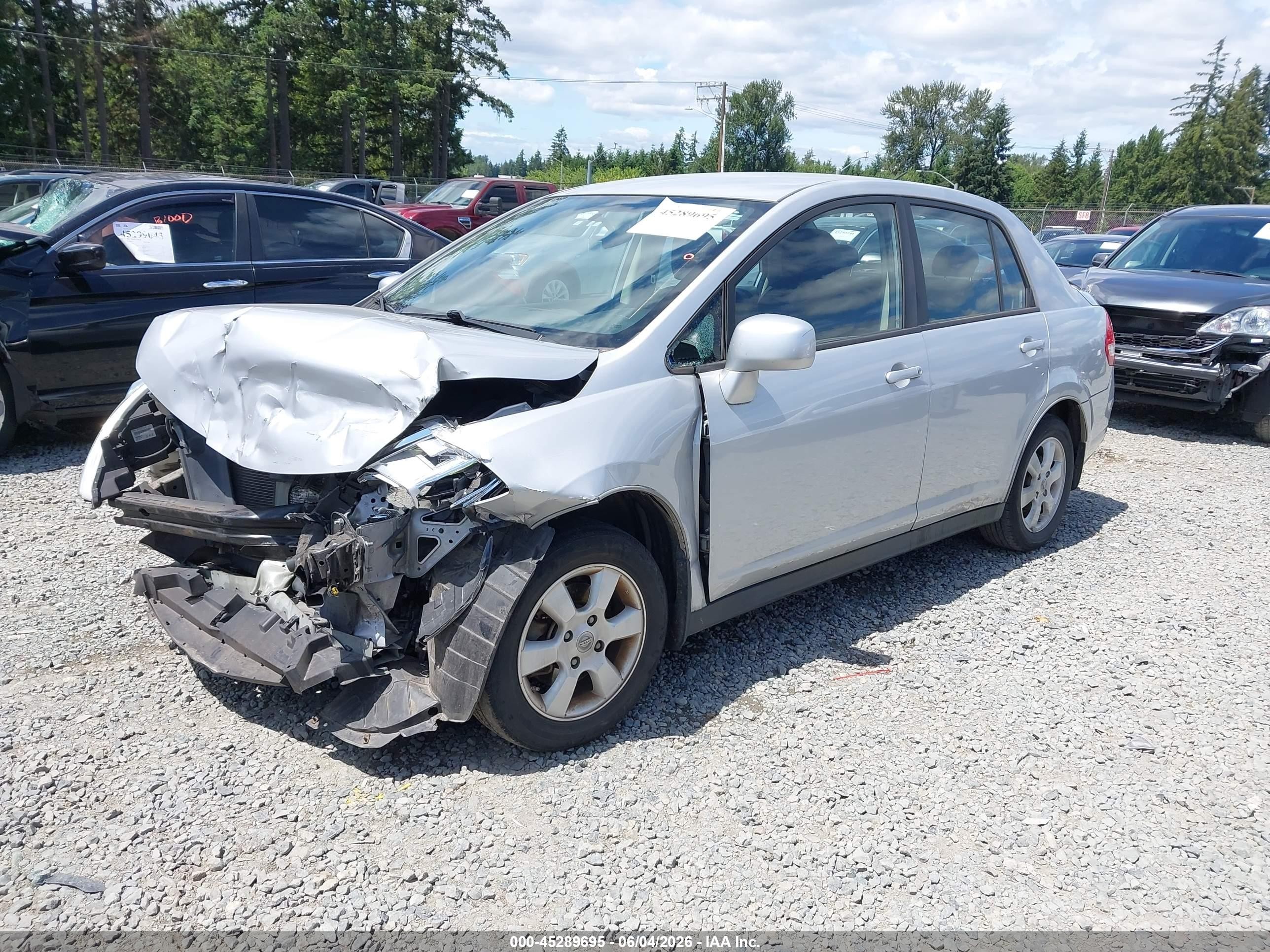 2010 Nissan Versa 1.8sl Silver vin: 3N1BC1AP2AL360833