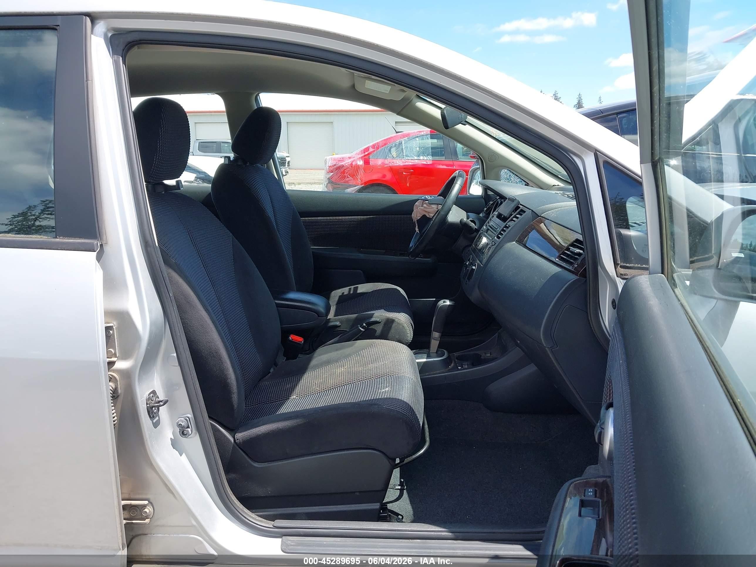 2010 Nissan Versa 1.8sl Silver vin: 3N1BC1AP2AL360833
