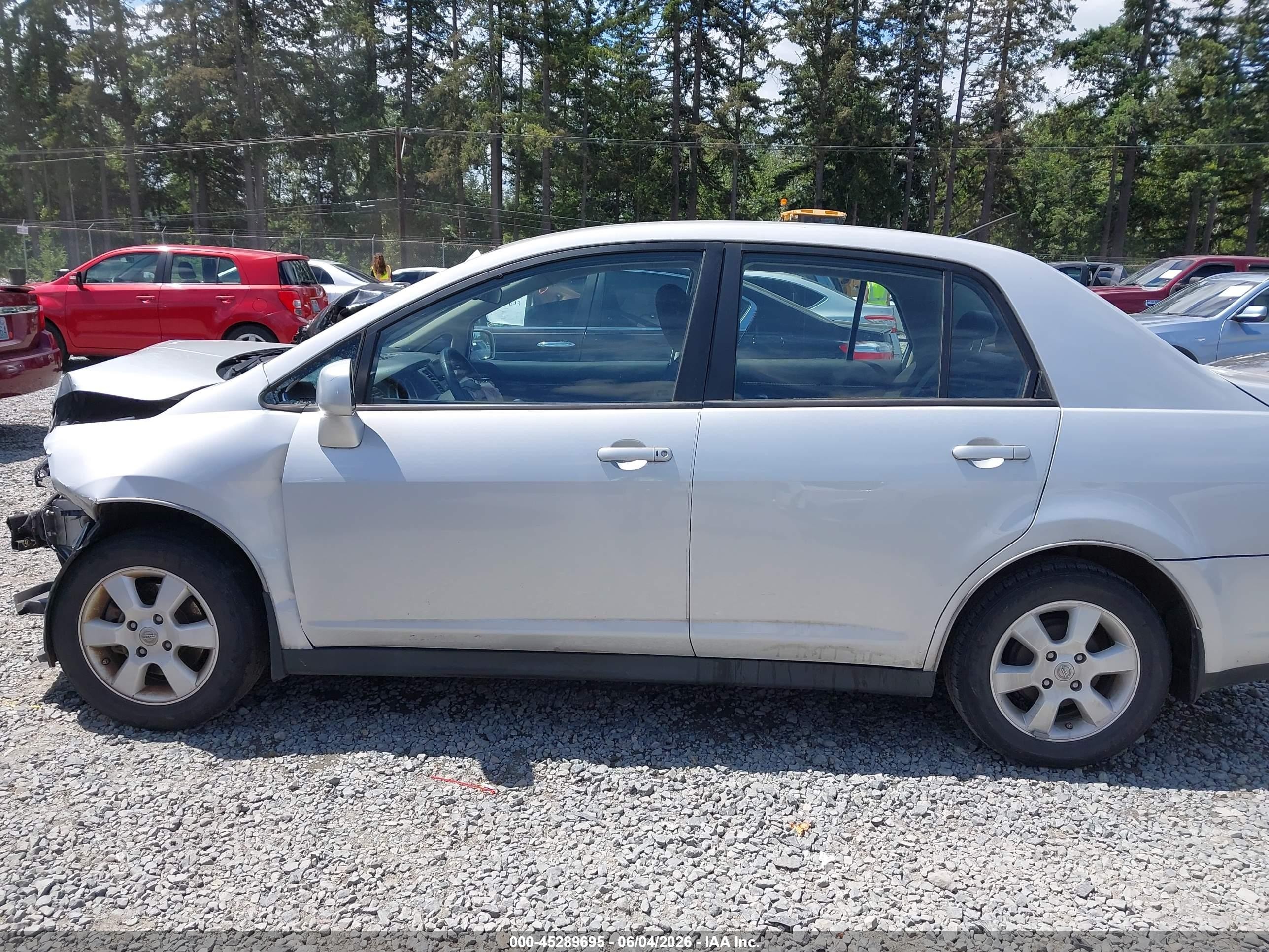2010 Nissan Versa 1.8sl Silver vin: 3N1BC1AP2AL360833