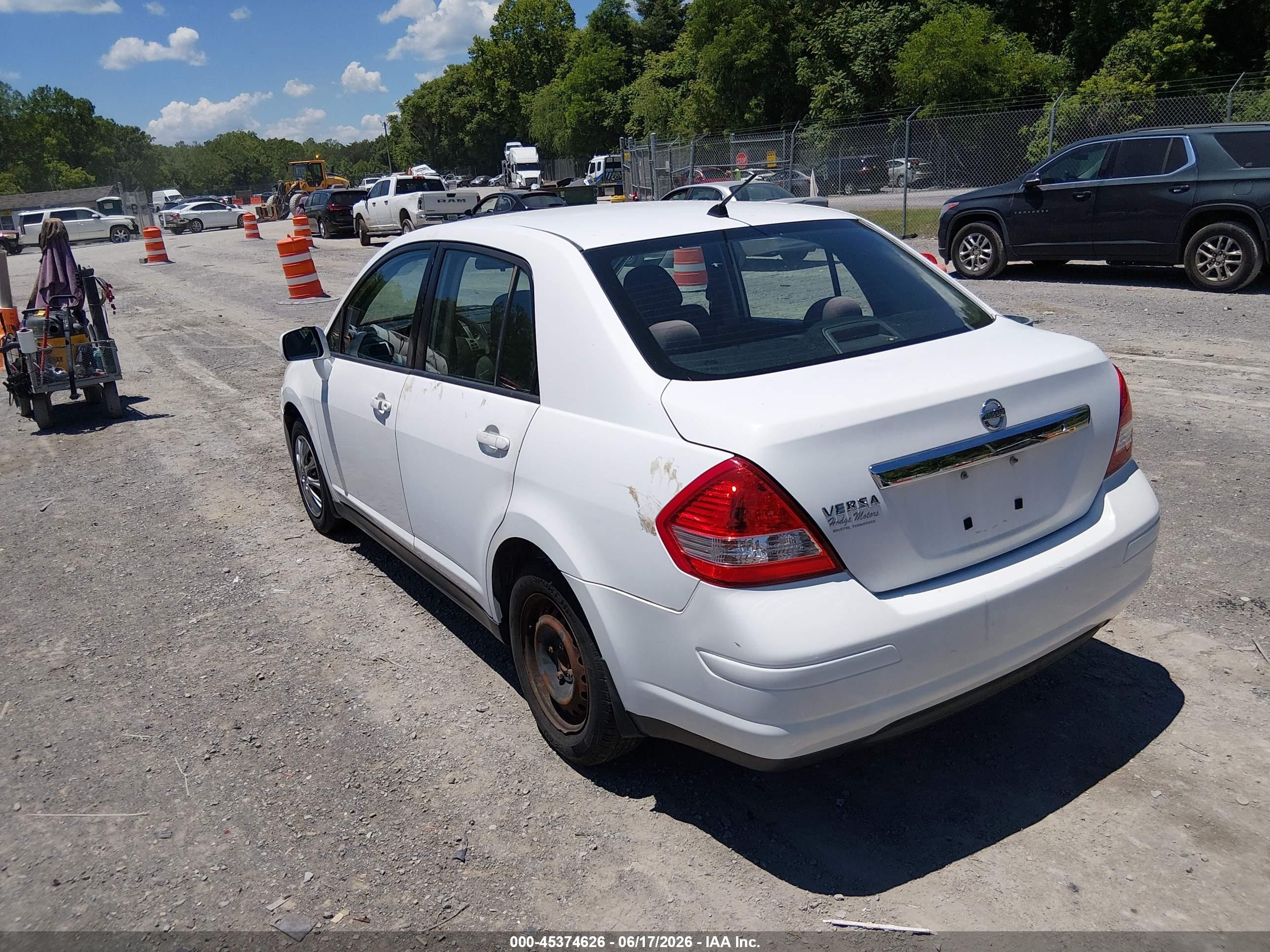 2010 Nissan Versa 1.8s White vin: 3N1BC1AP2AL394982