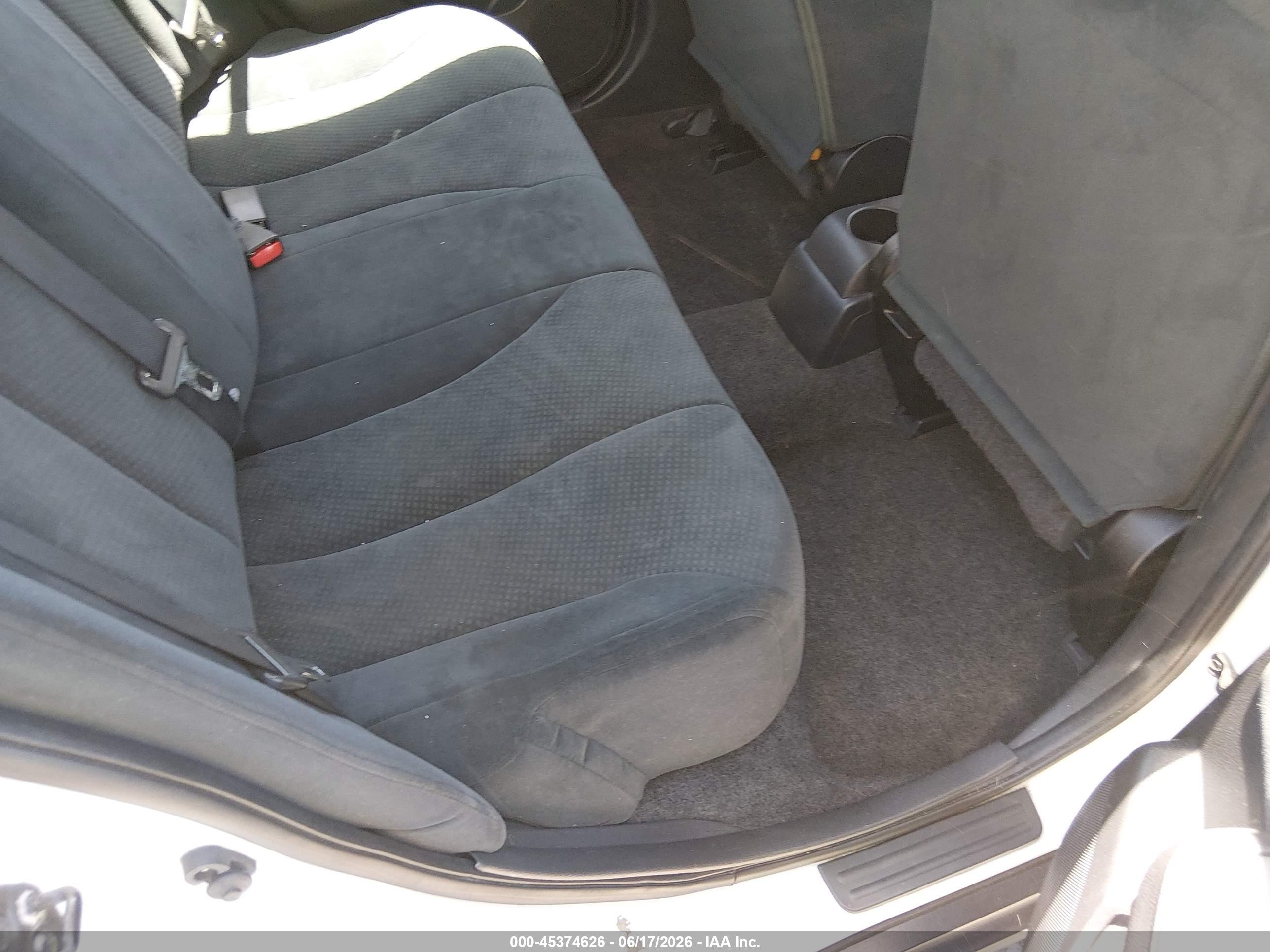2010 Nissan Versa 1.8s White vin: 3N1BC1AP2AL394982